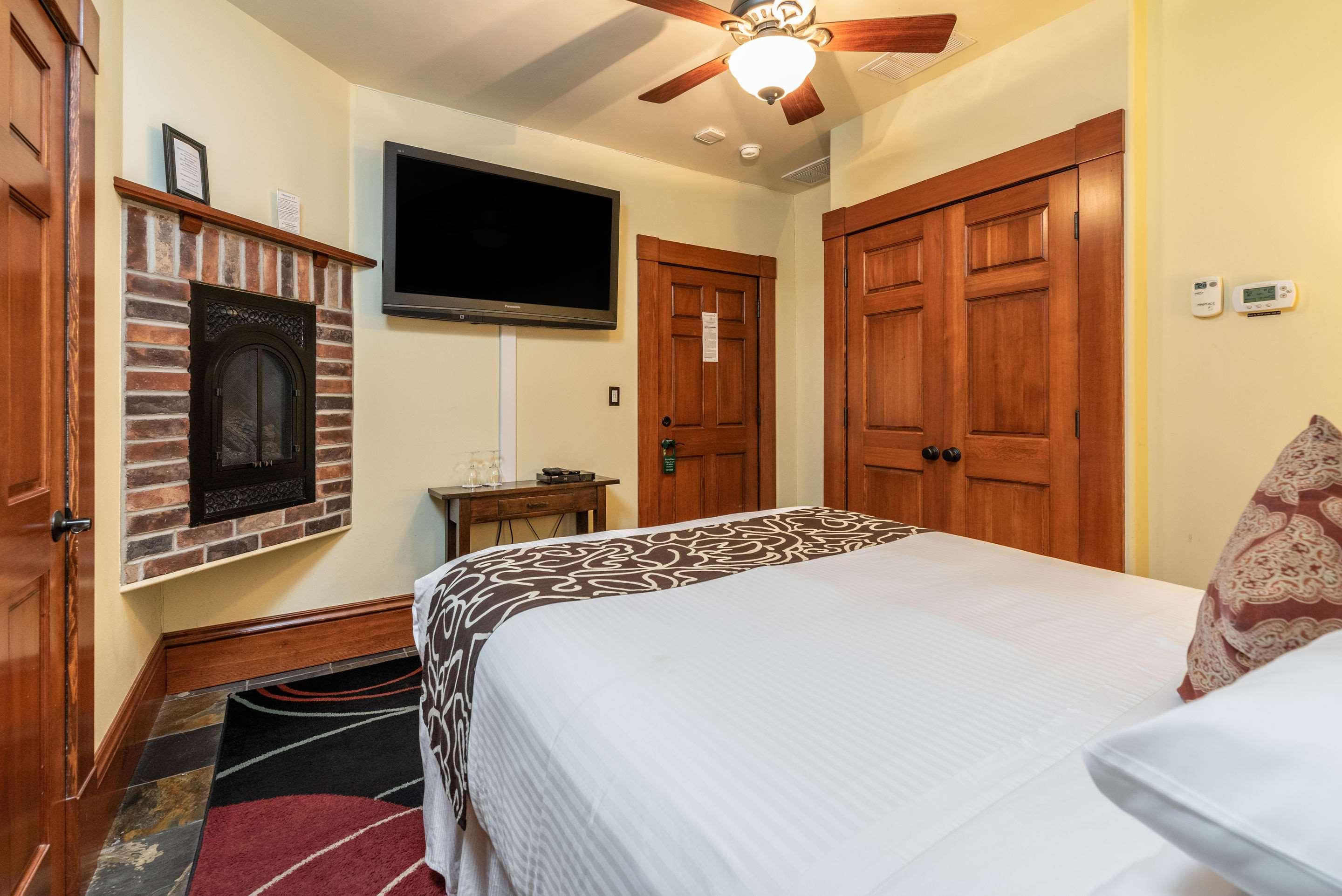 Room Queen Bed Non Smoking