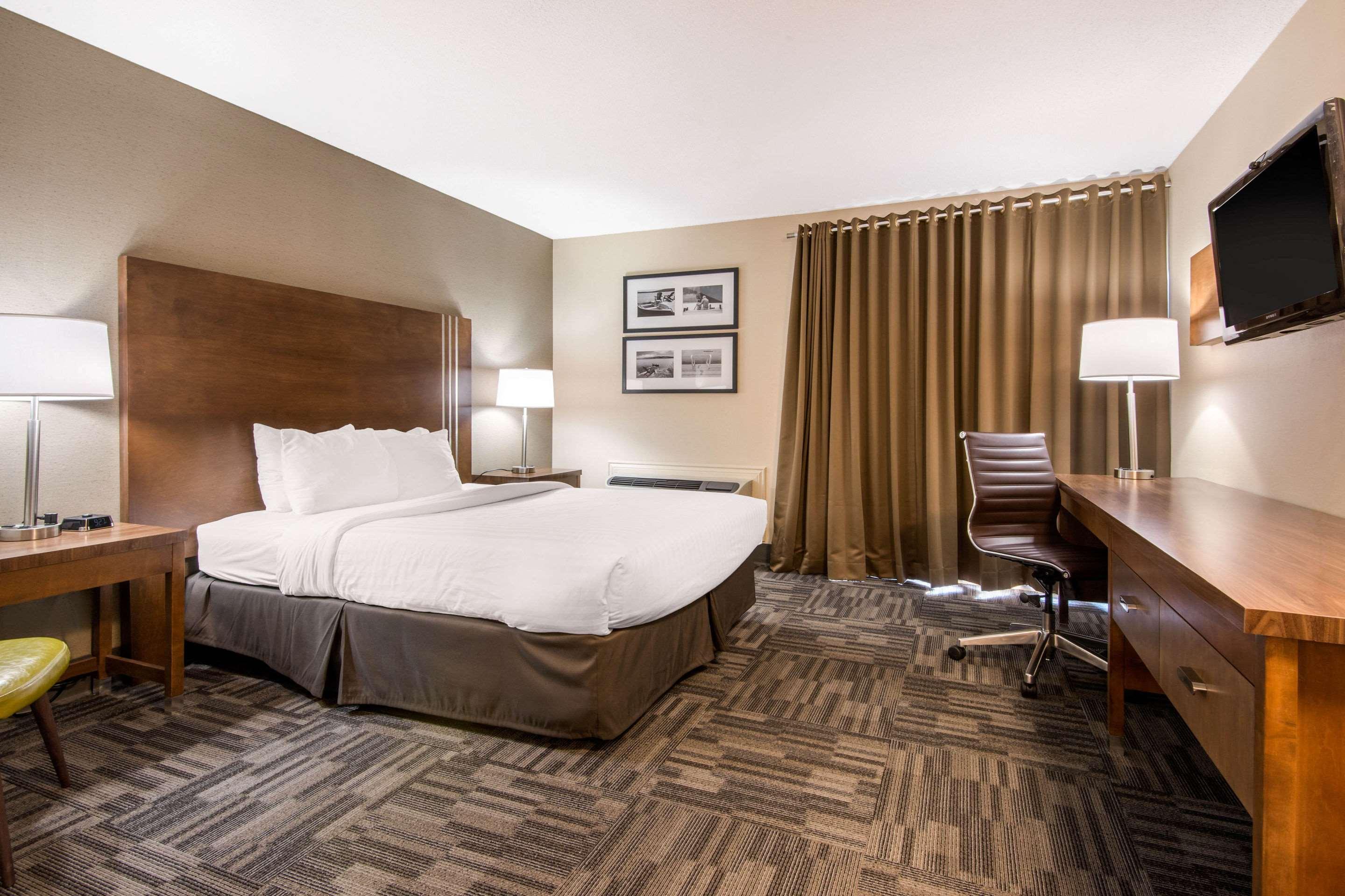 Room Queen Bed Non Smoking