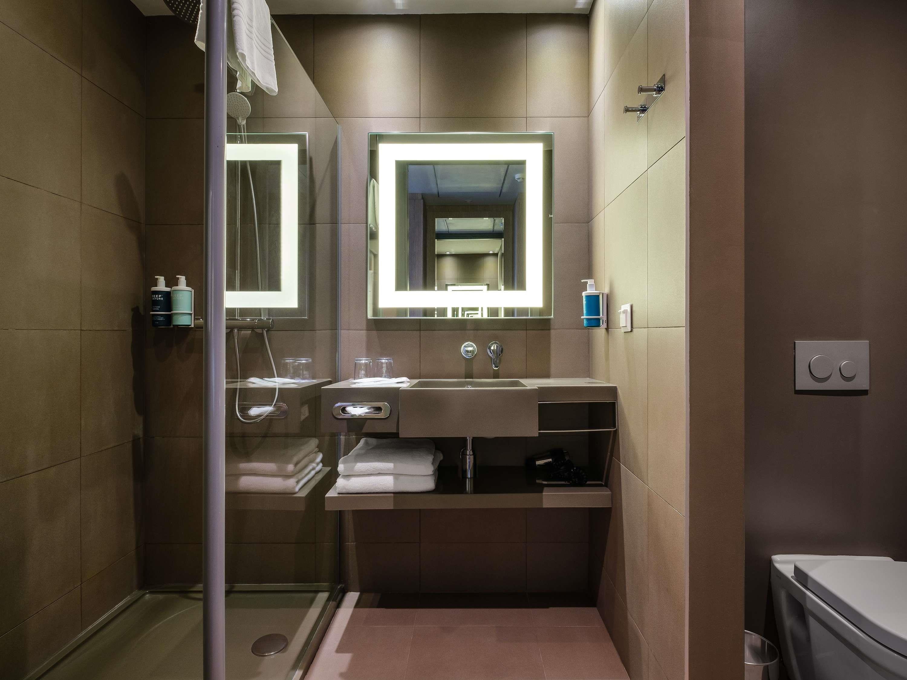 Double Queen Size Bed