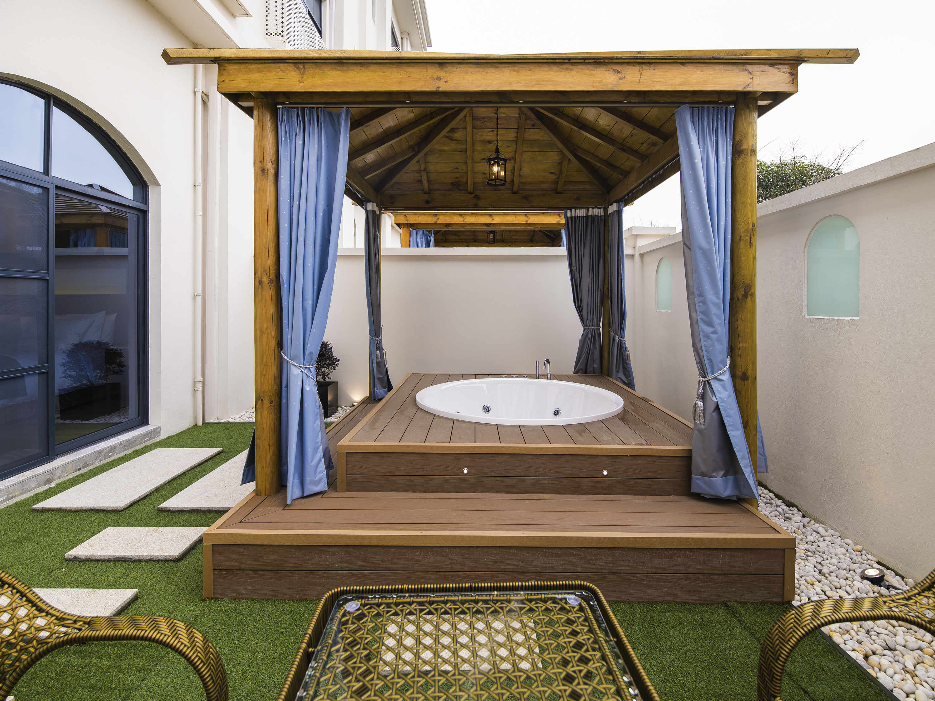 Suite Deluxe King Bed