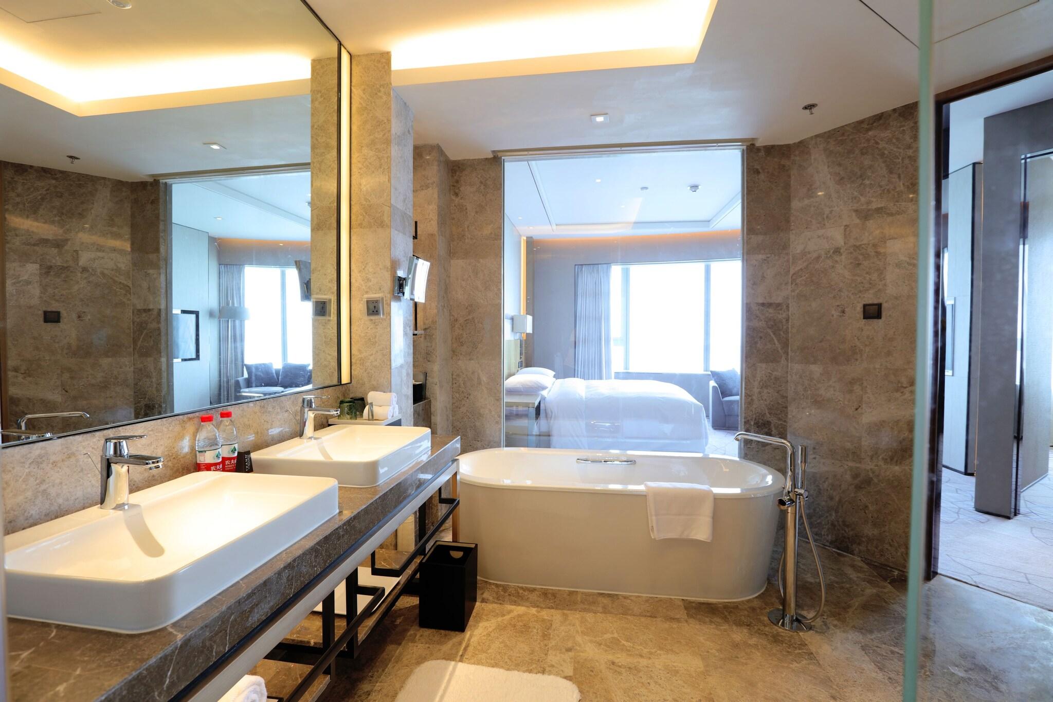 Double City View King Bed