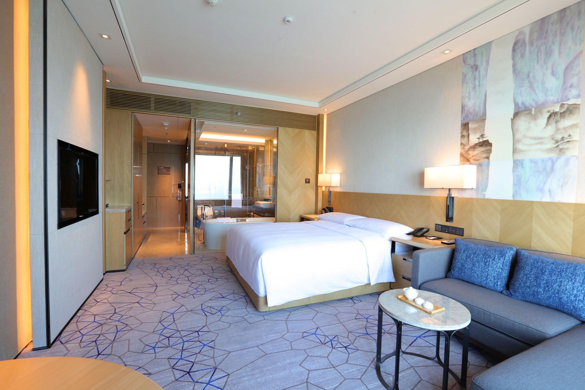 Double City View King Bed