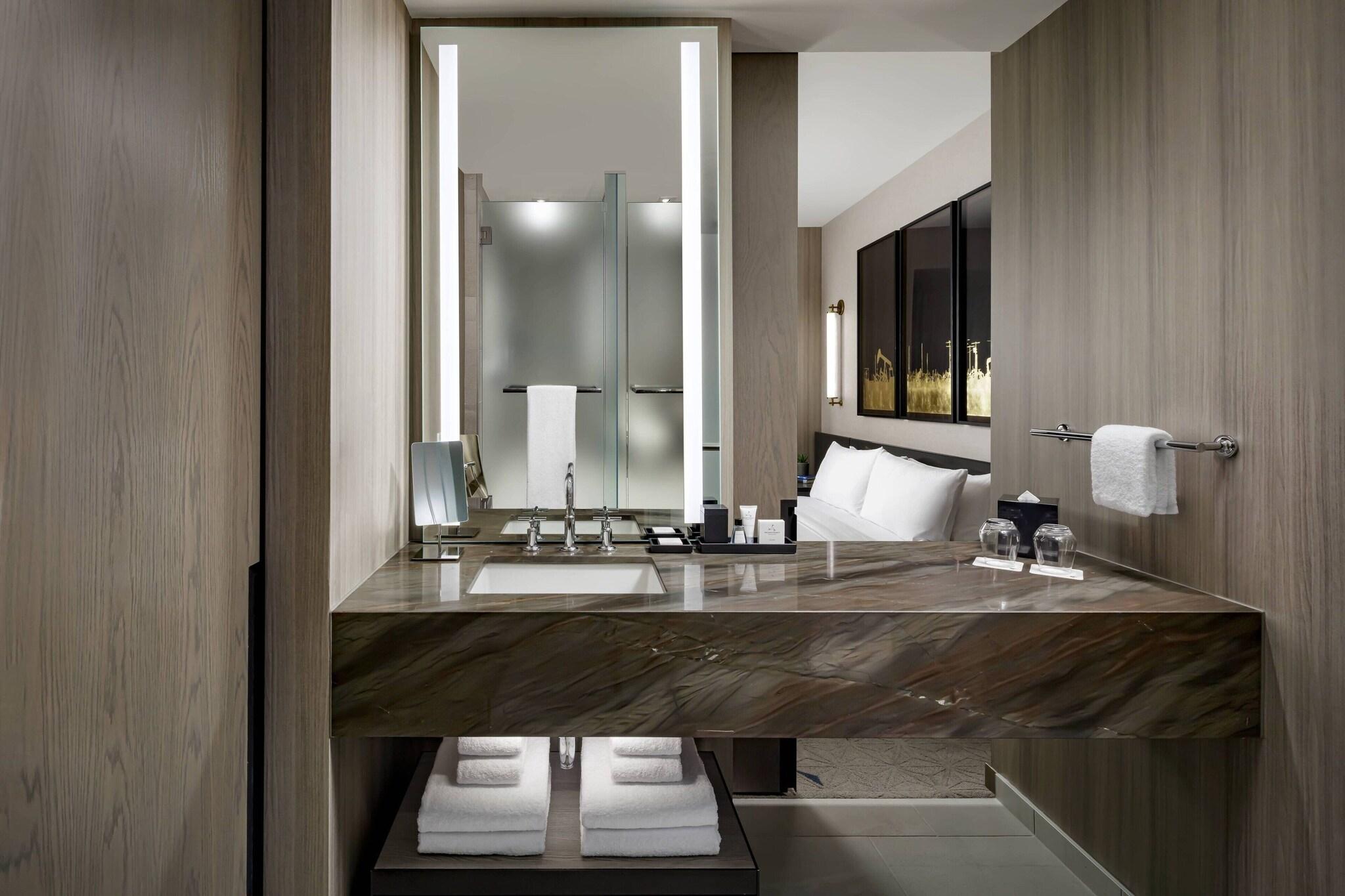 Double Deluxe King Bed