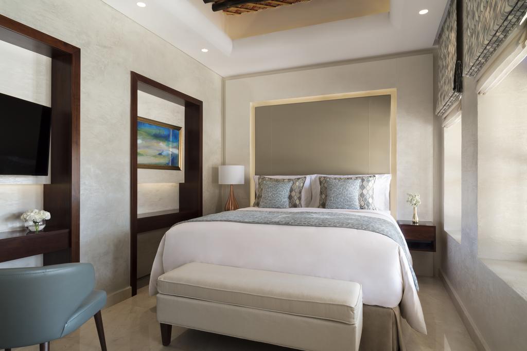 Junior Suite King Size Bed