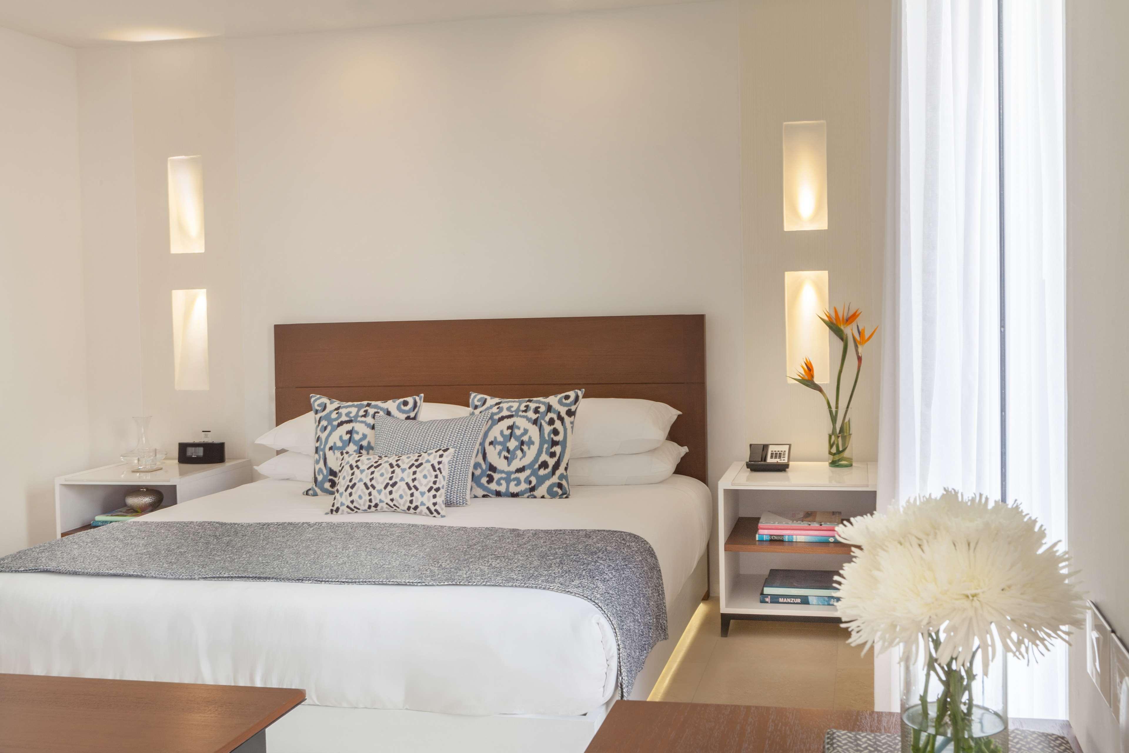 Junior Suite Garden View King Bed