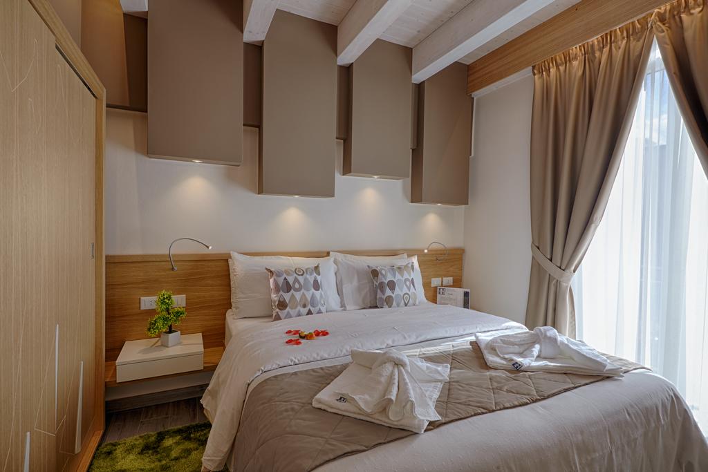 Double or Twin Standard