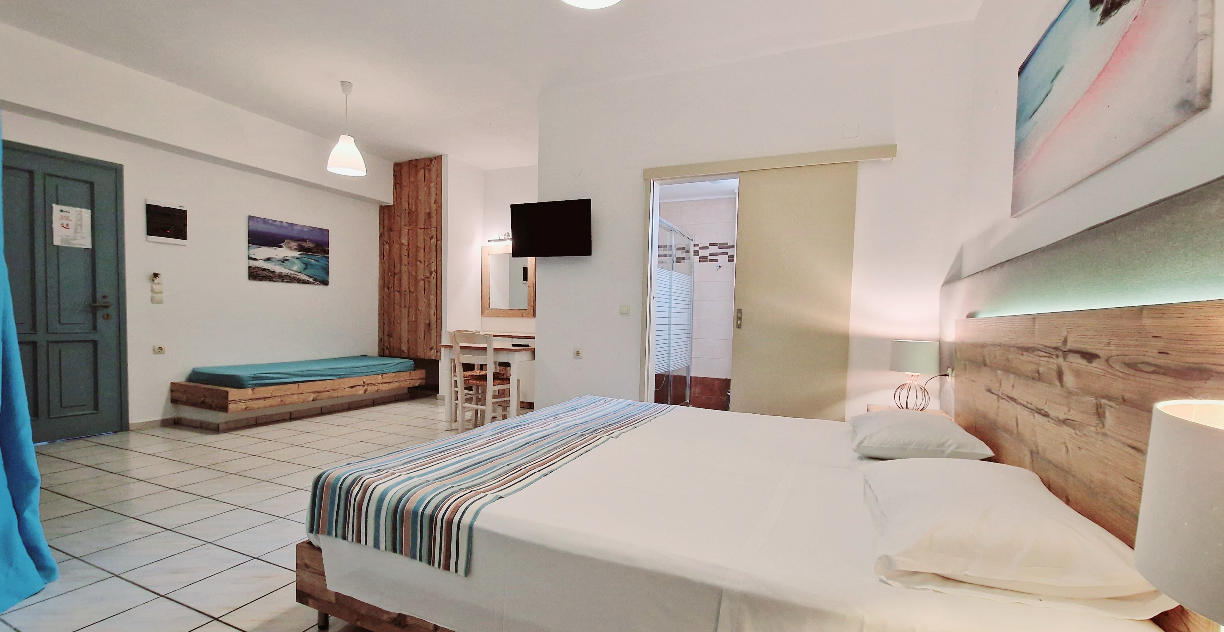 Triple Superior Side Sea View