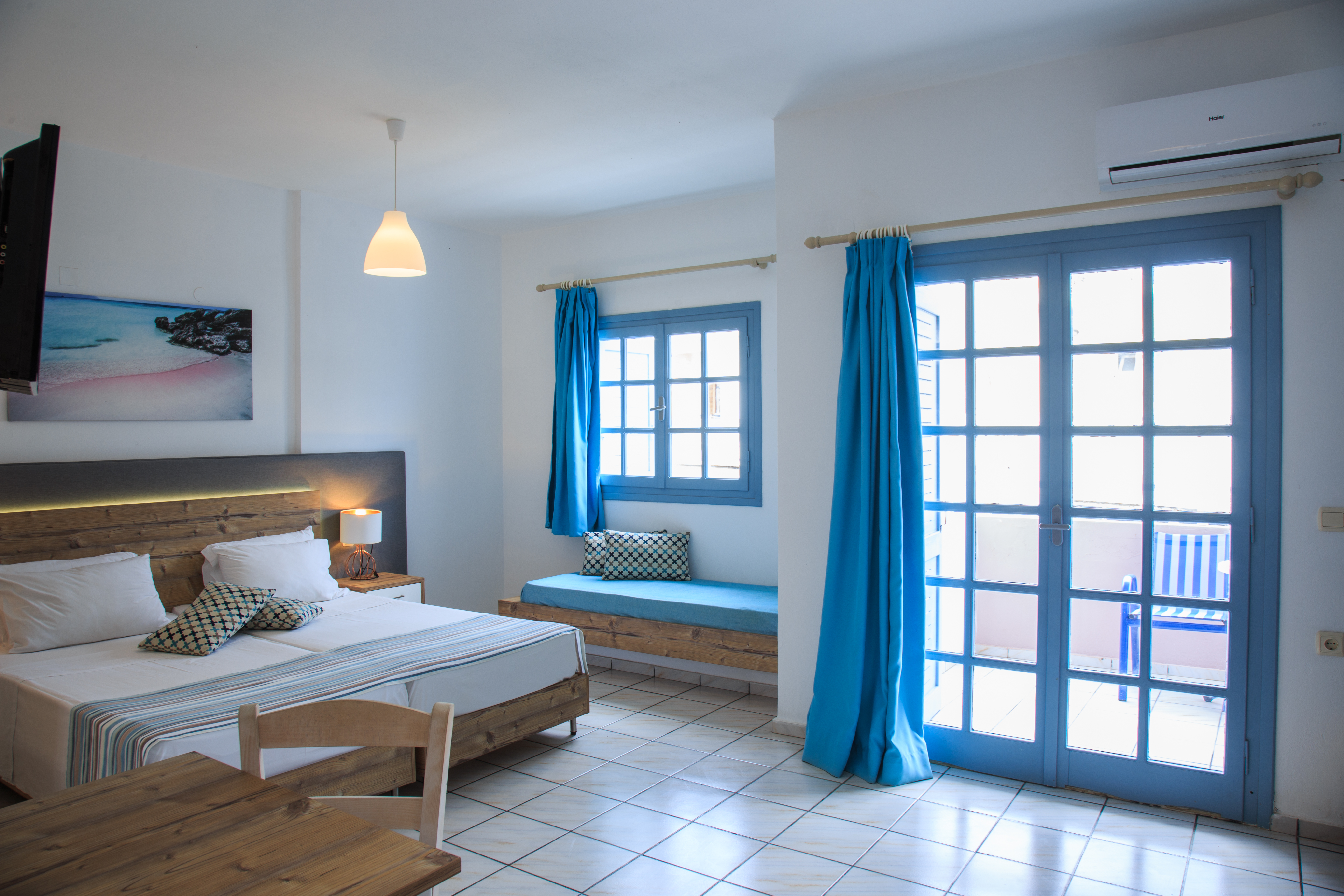 Triple Superior Side Sea View