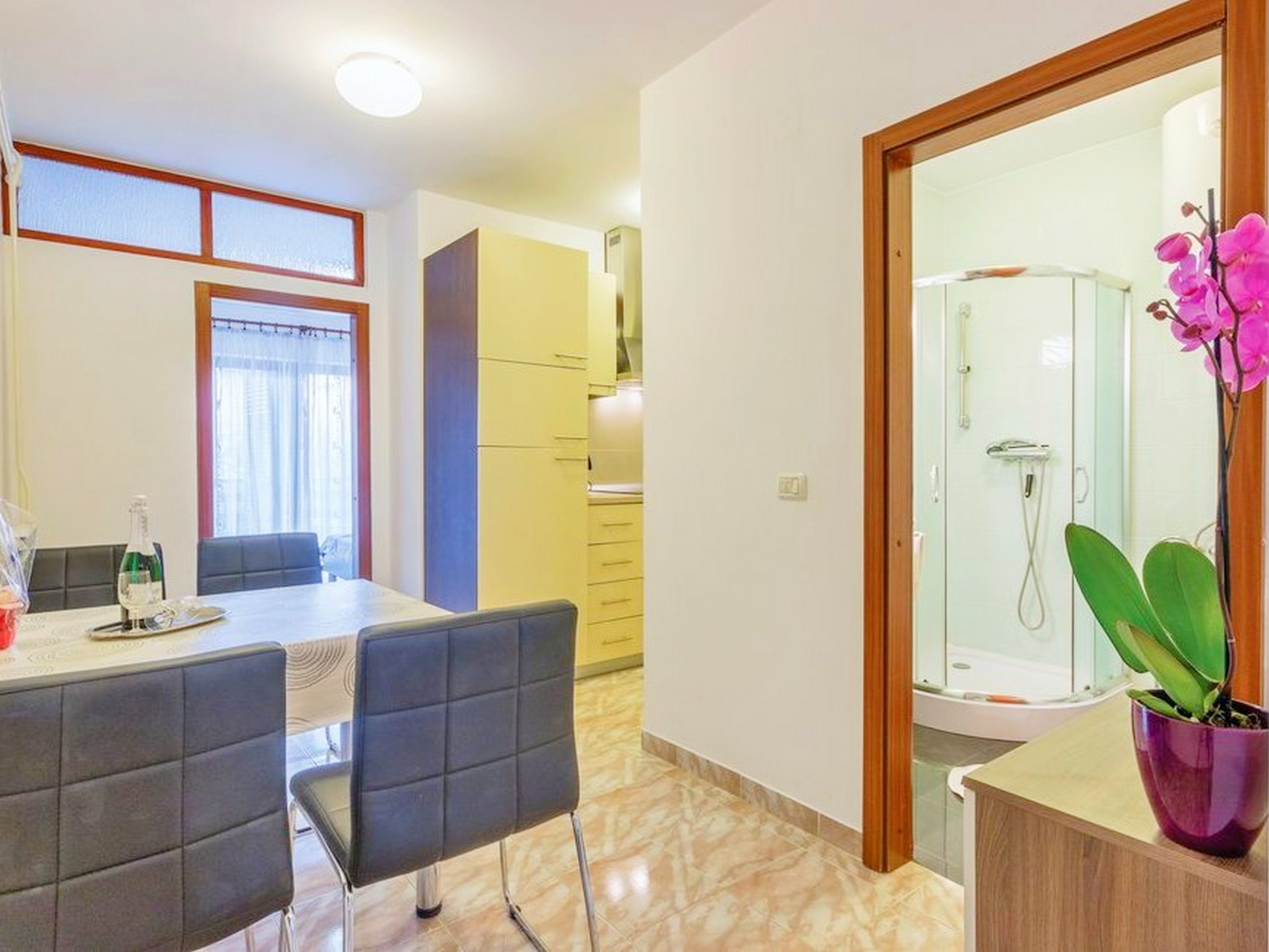 Apartment Capacity 4