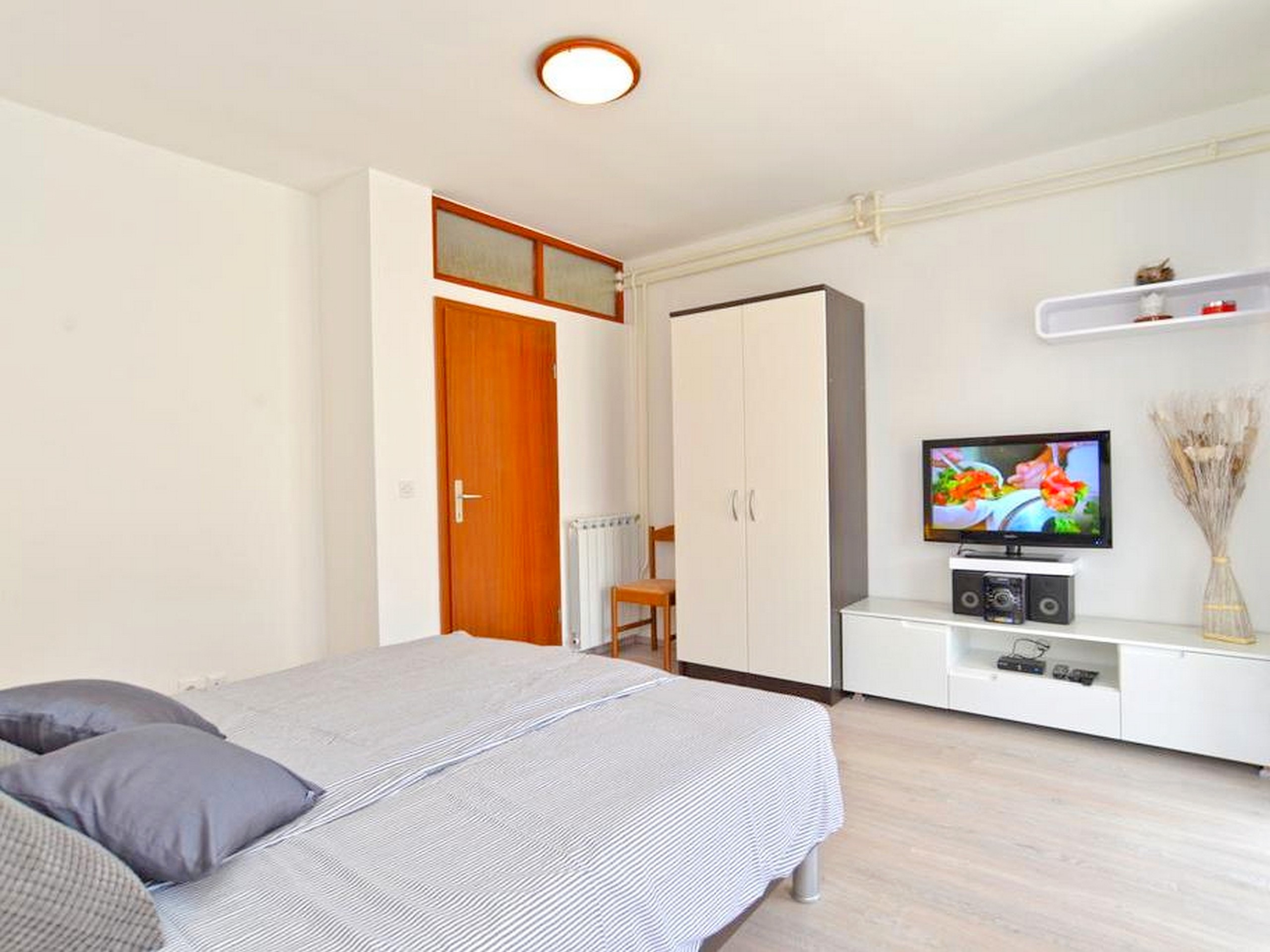 Apartment Capacity 4