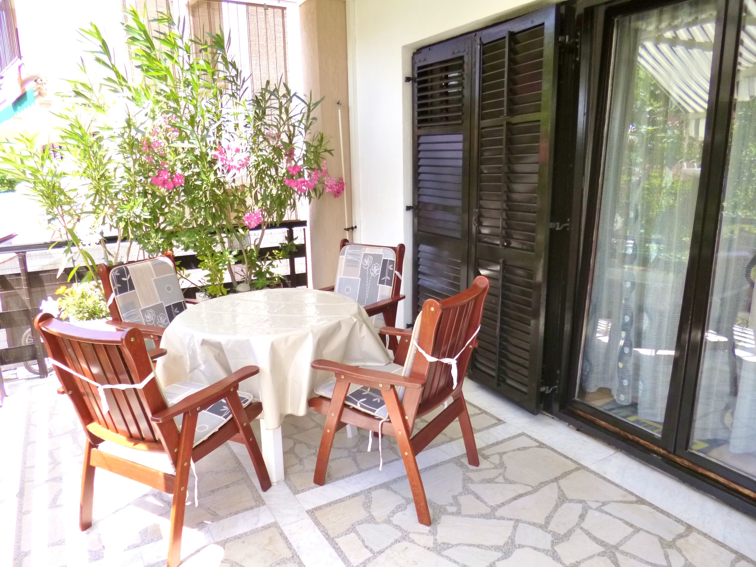 Apartment Capacity 4