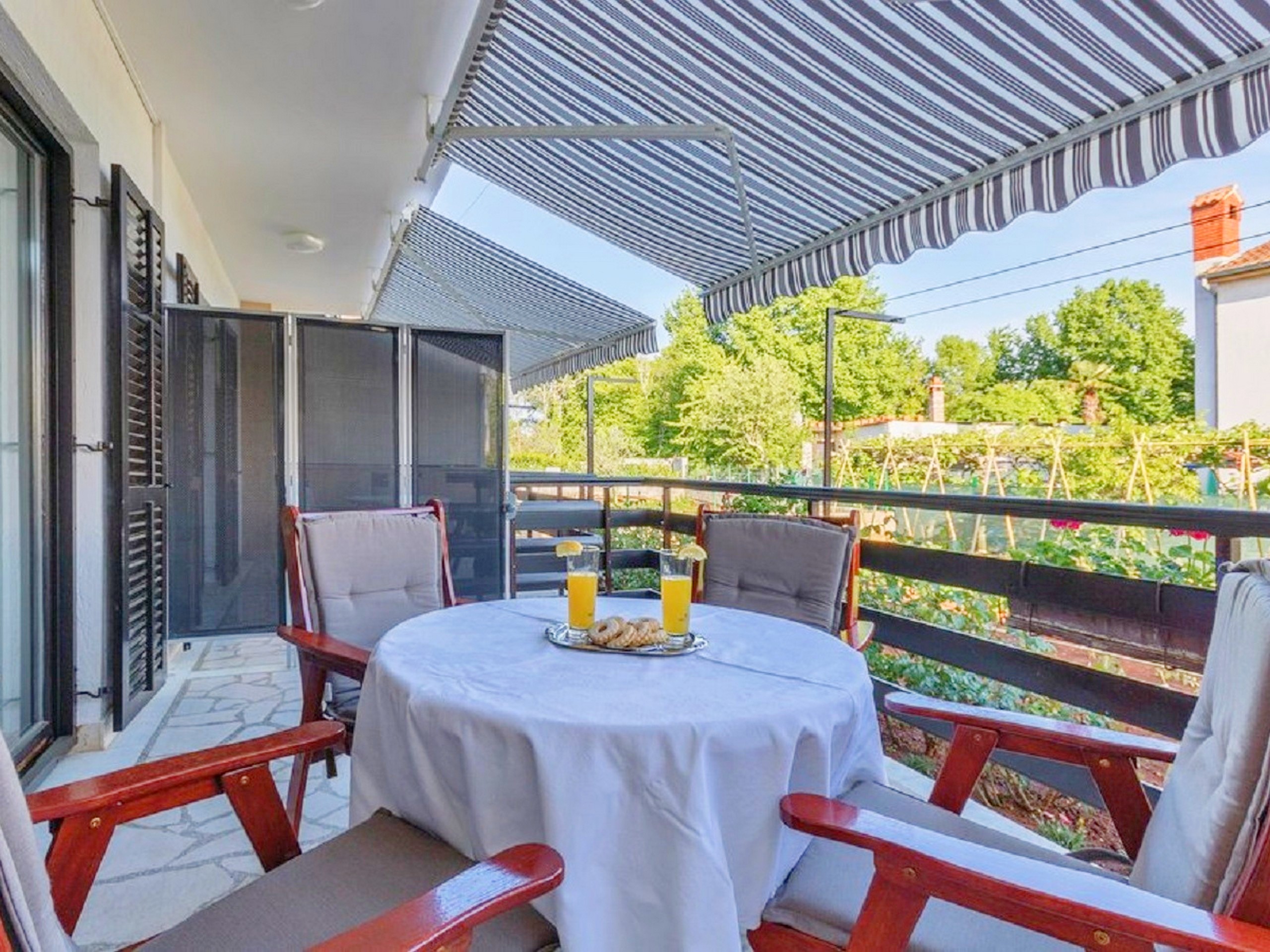 Apartment Capacity 4