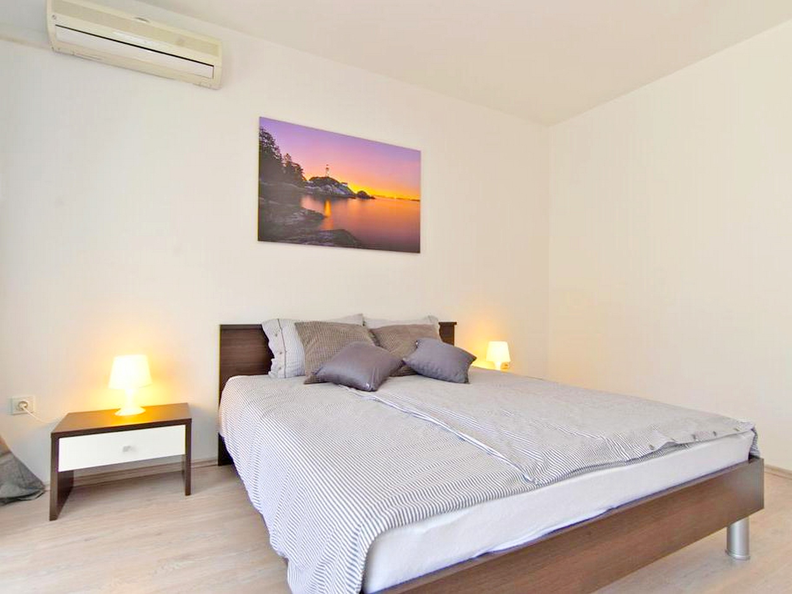 Apartment Capacity 4