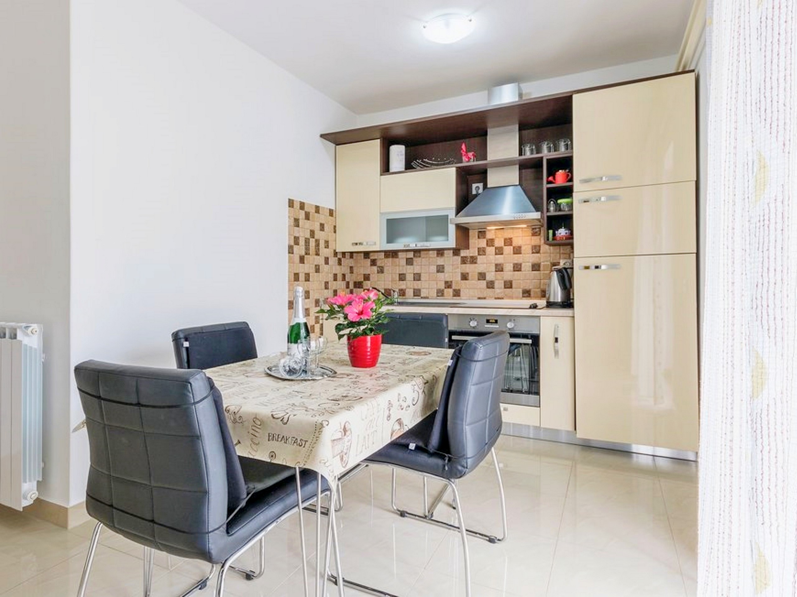 Apartment Capacity 4