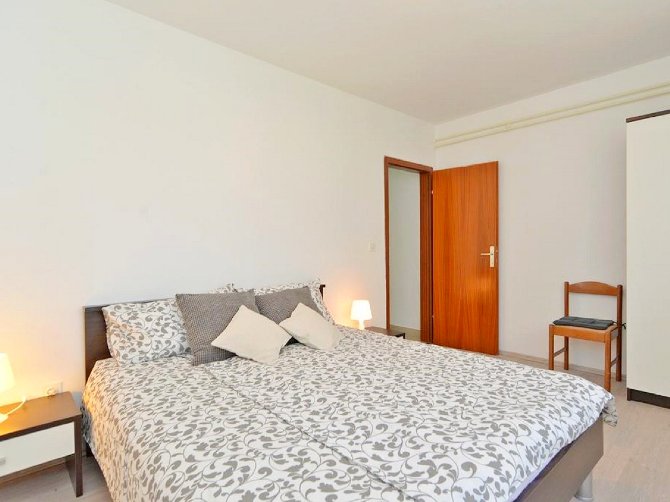 Apartment Capacity 4