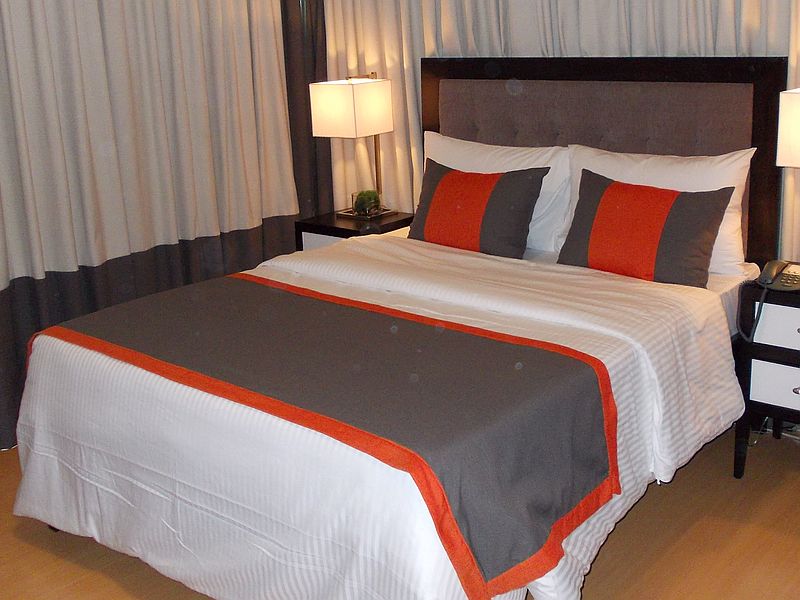 Studio Queen Size Bed