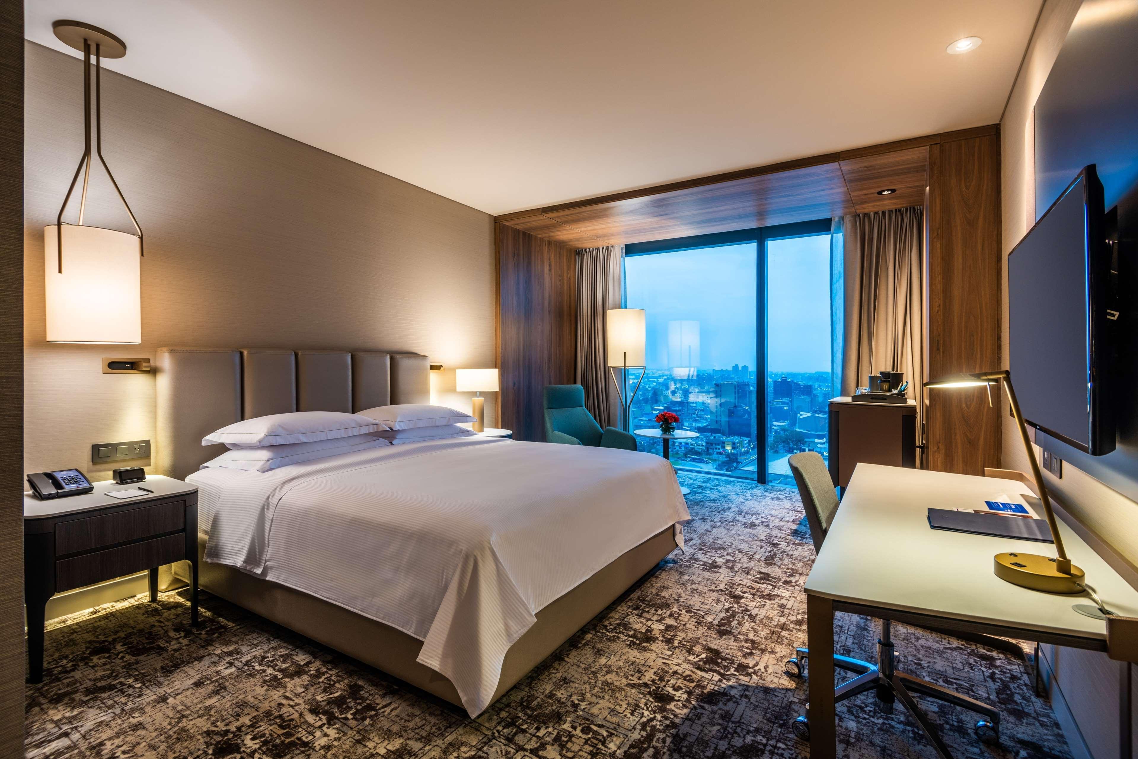 Room Executive King Bed