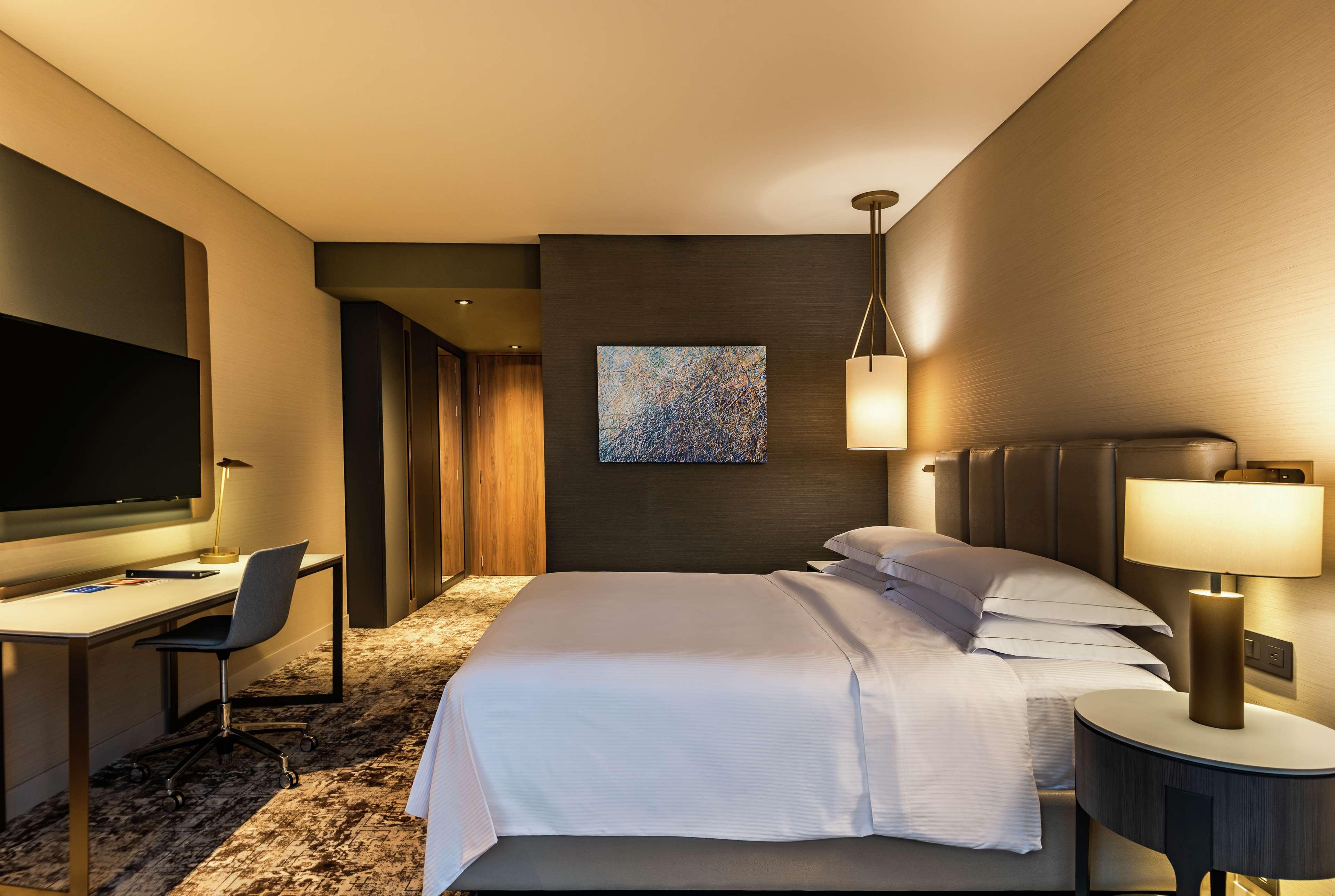 Double Executive King Bed