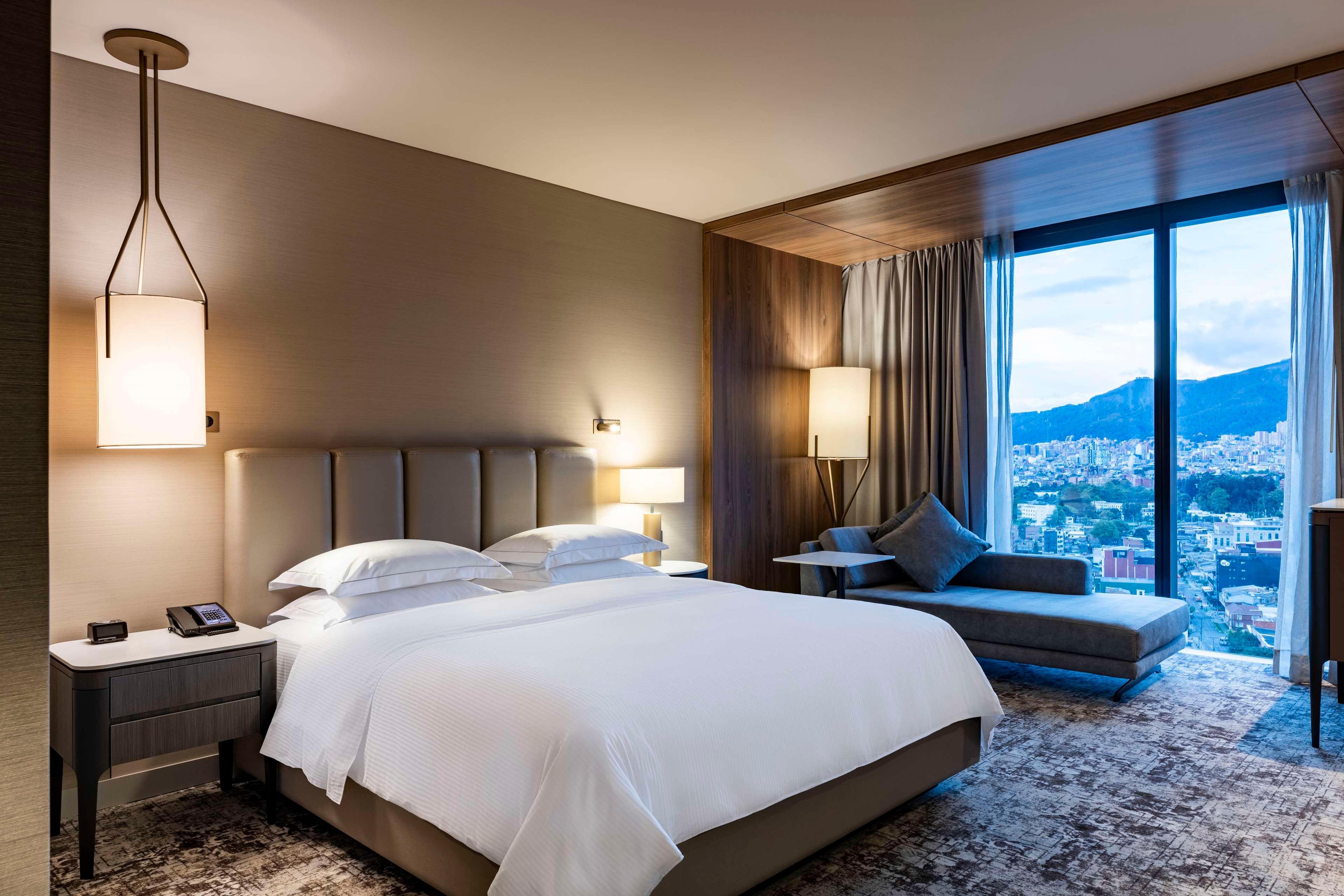 Studio Executive King Bed