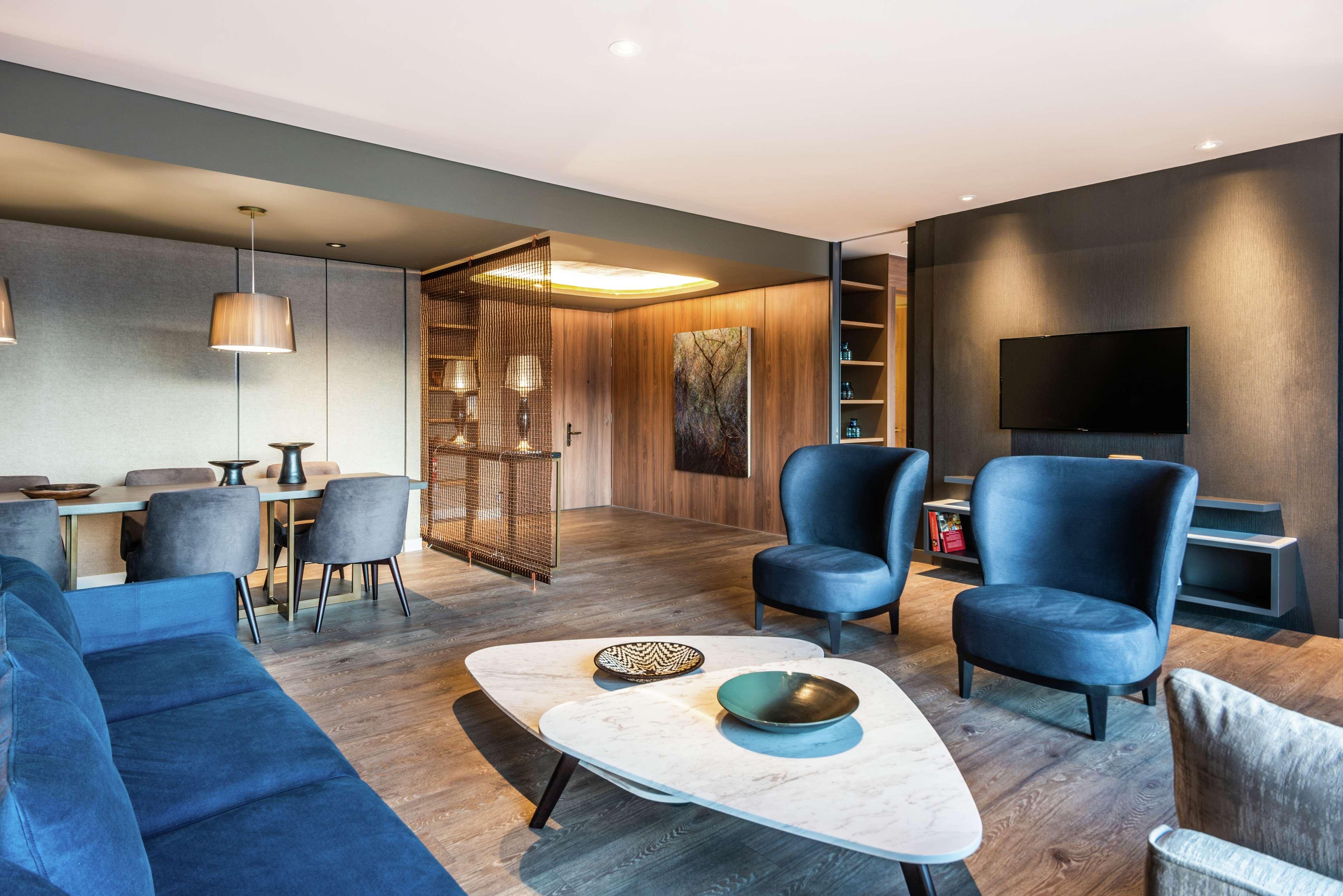 Suite Deluxe King Bed