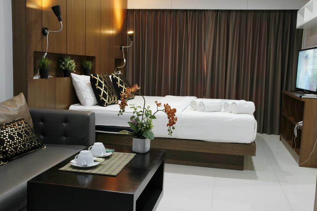 Double Deluxe King Bed