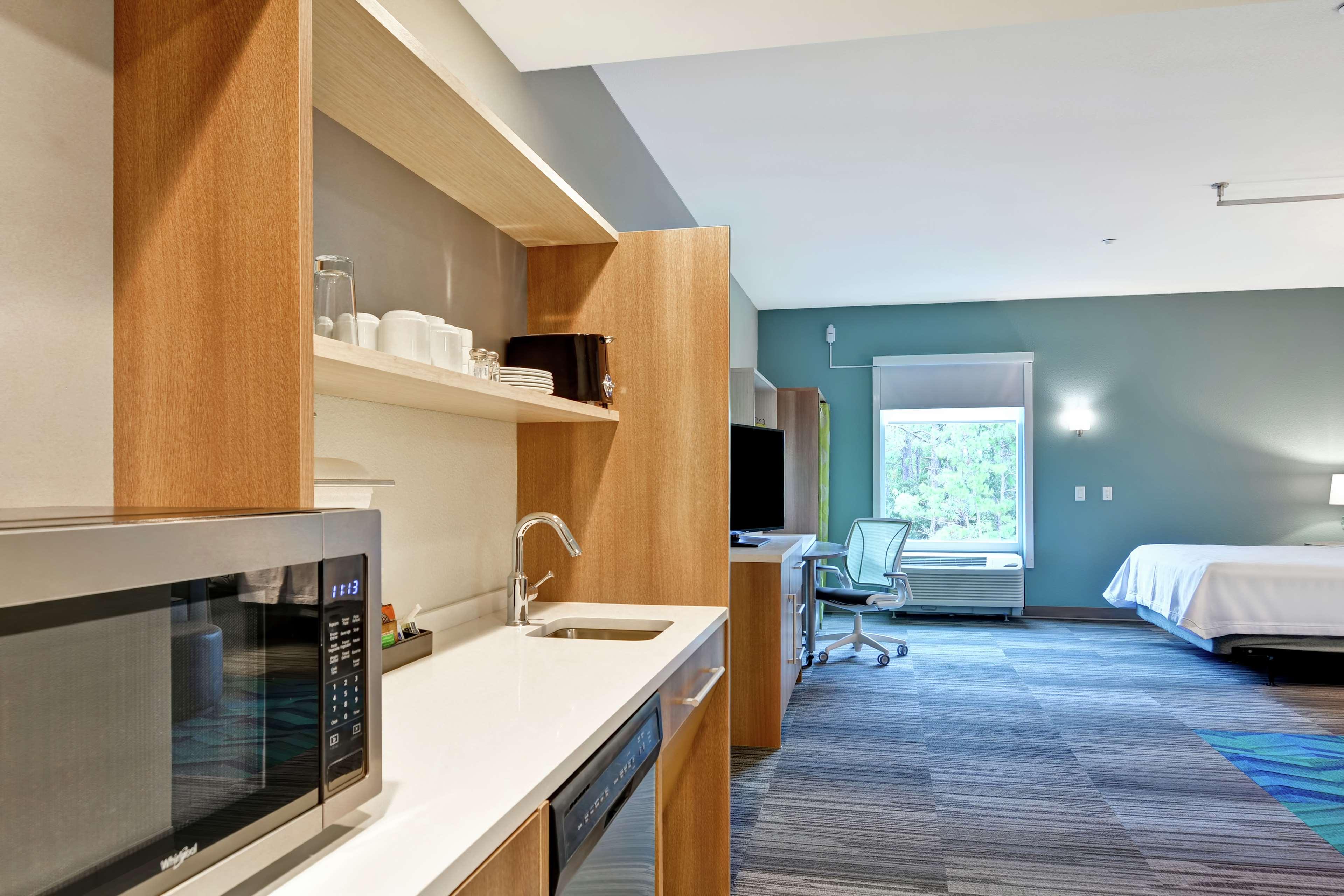 Studio Two Queen Beds