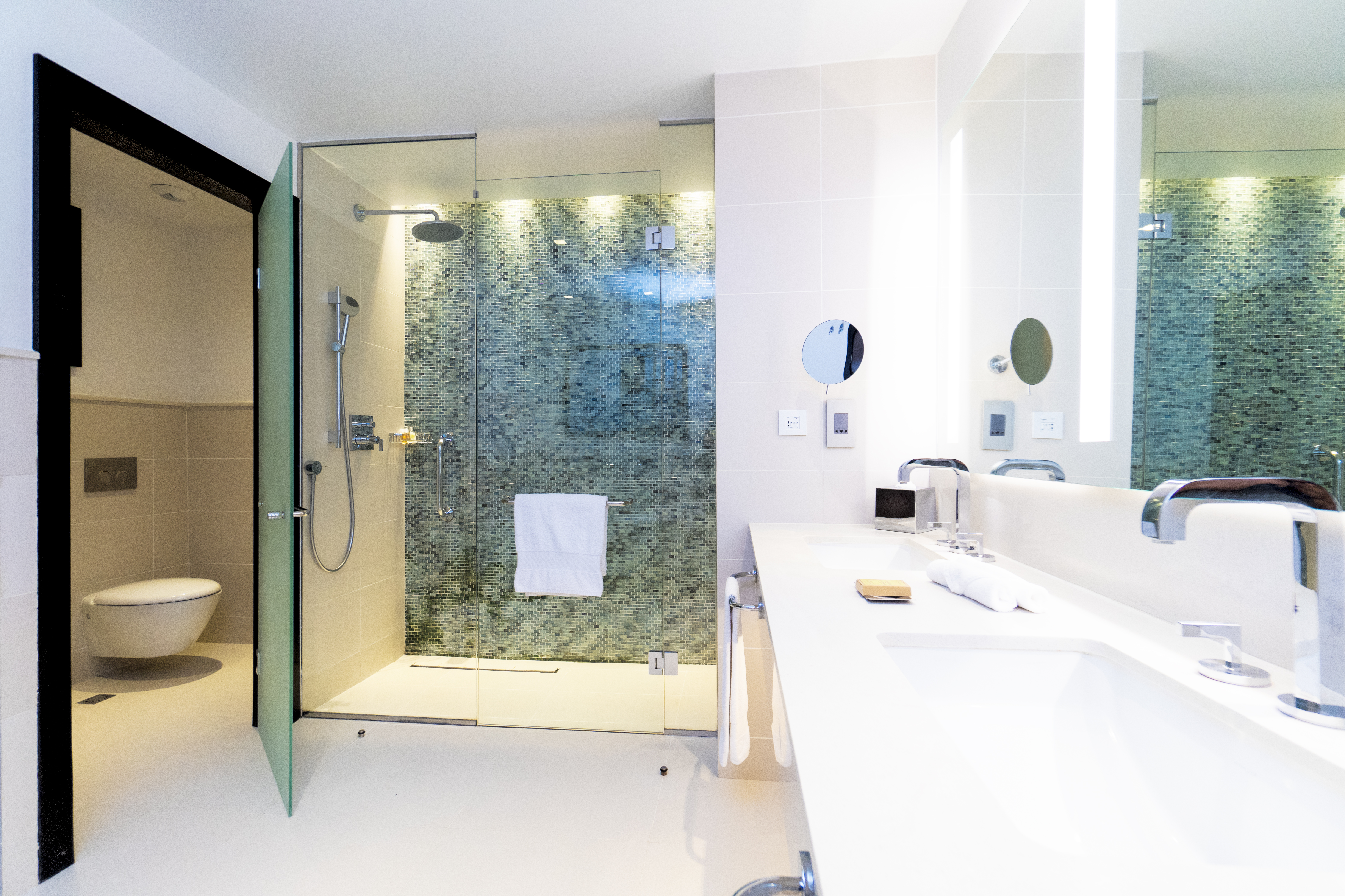 Room Guest Room King Bed