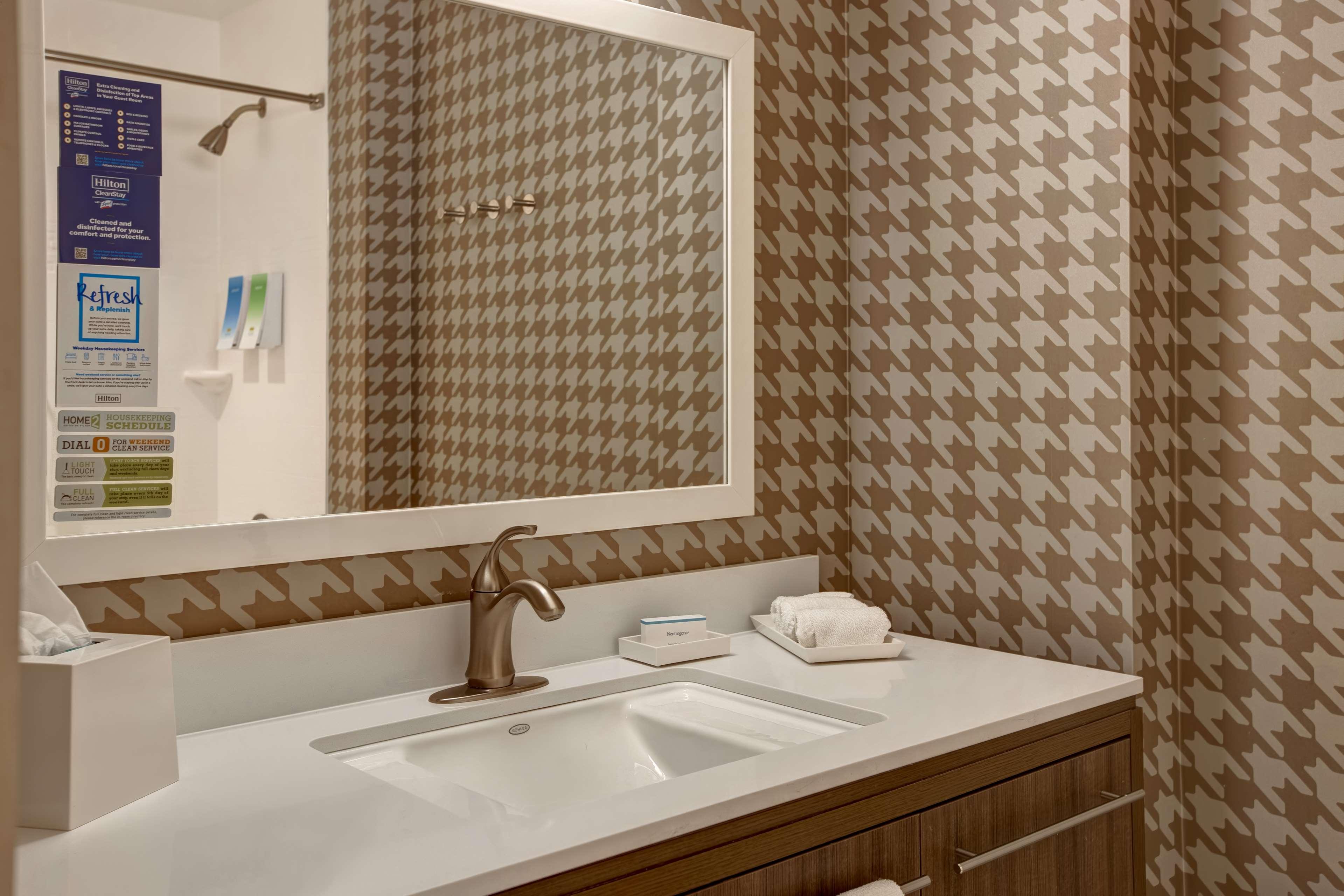 Studio Queen Bed Non Smoking