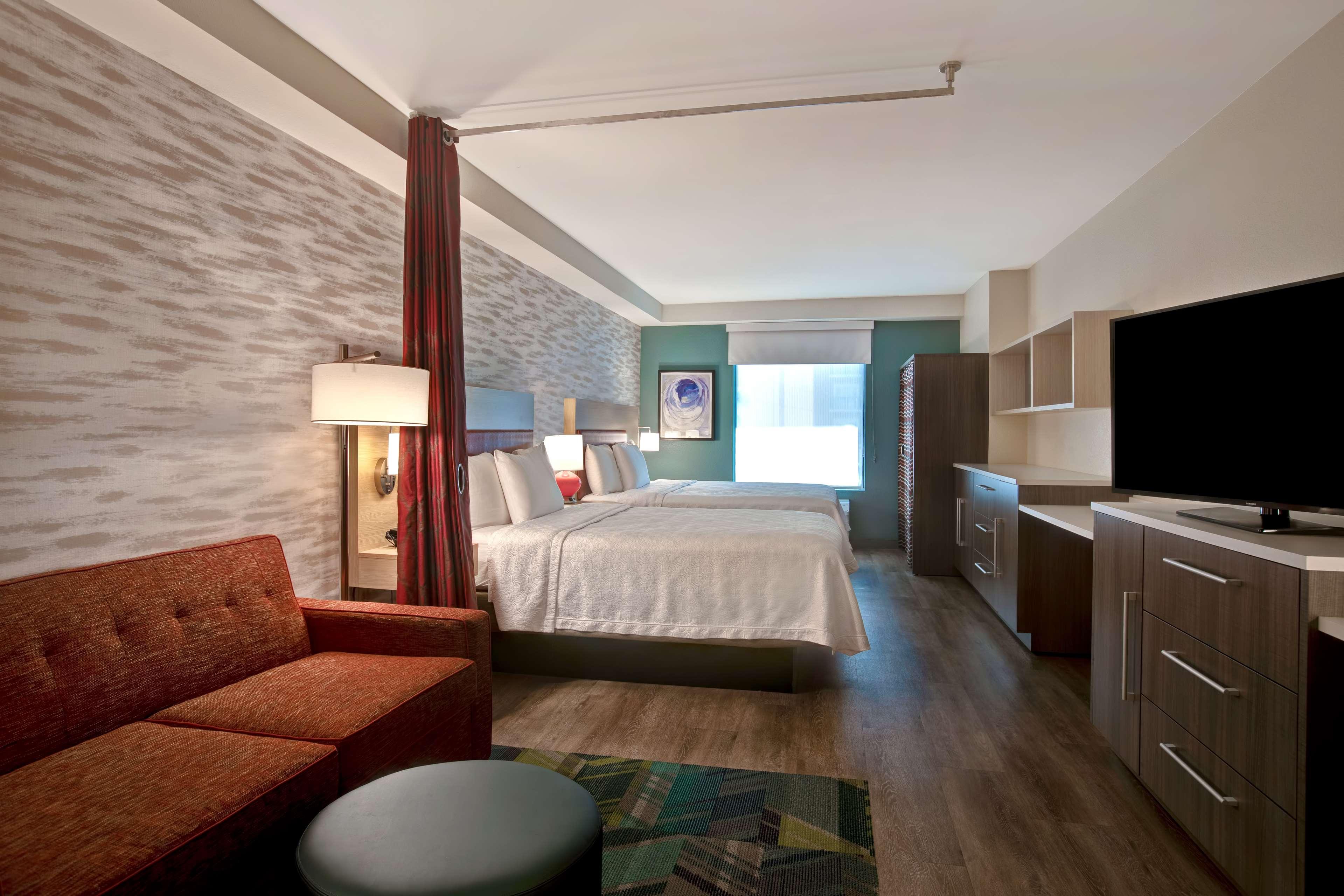 Studio Queen Size Bed