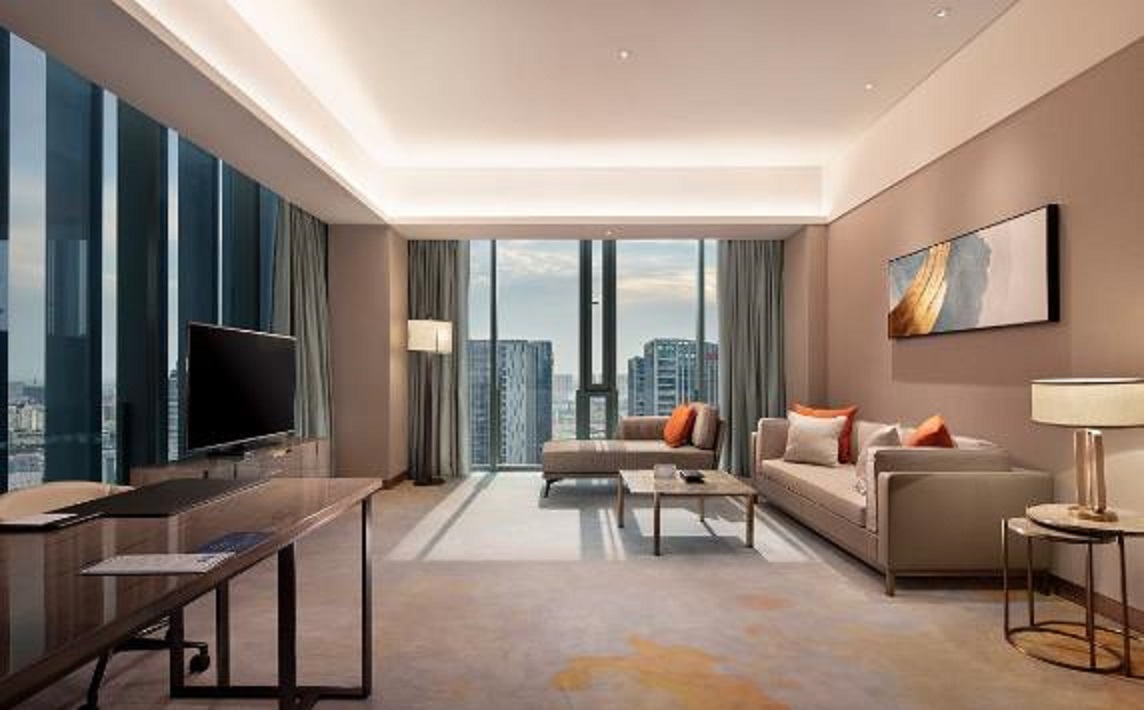 Suite Deluxe King Bed