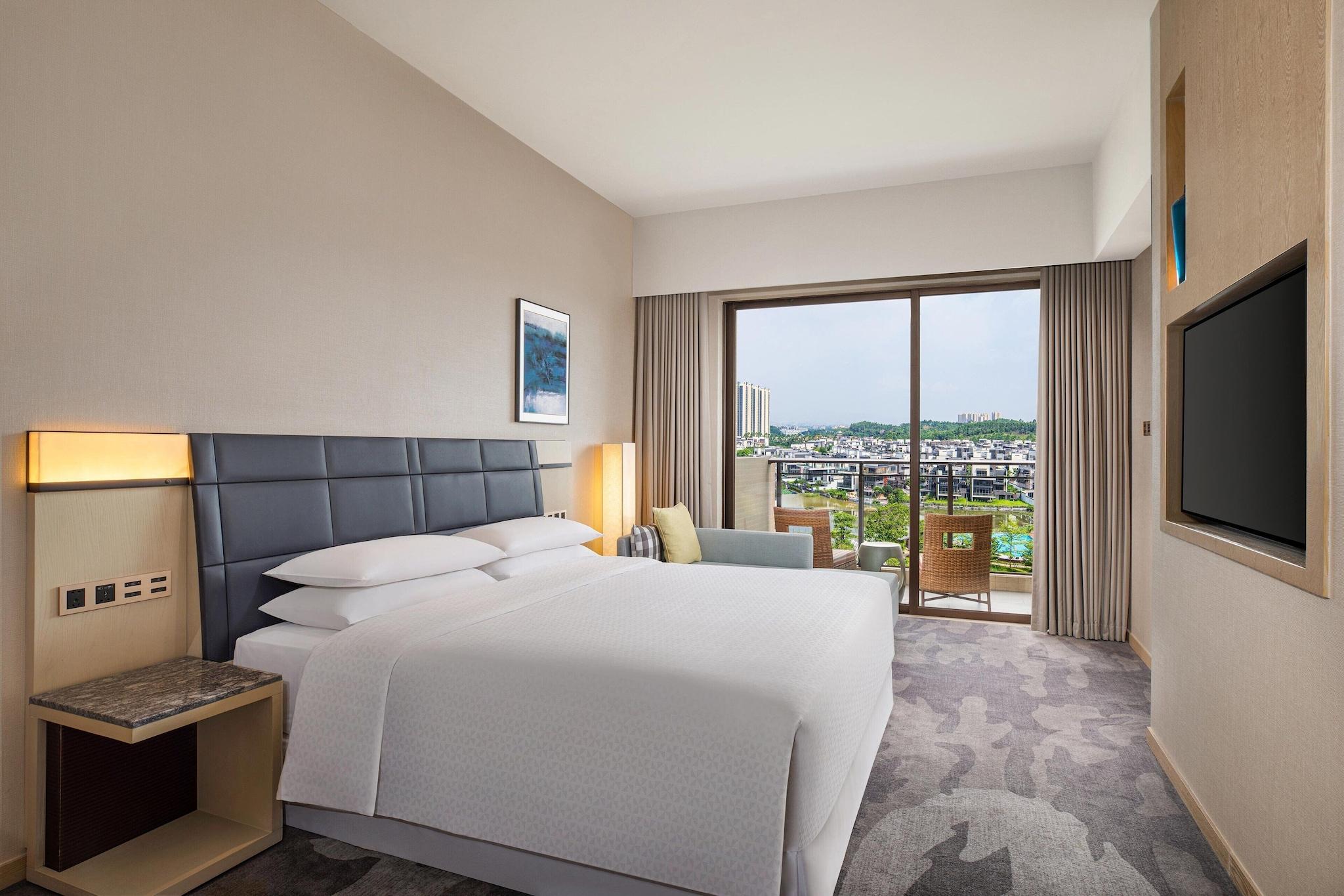 Double Garden View King Bed