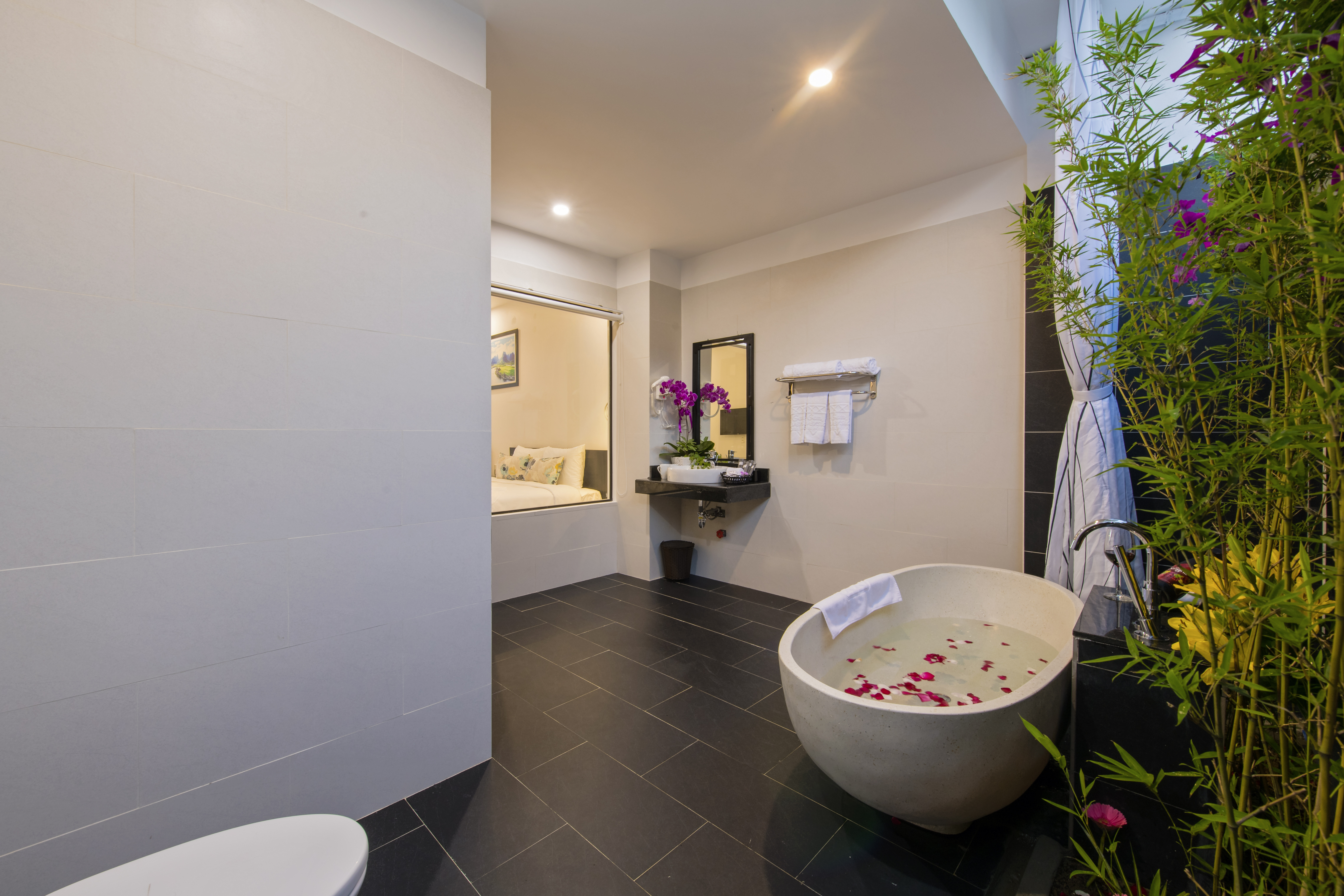 Double Pool View King Bed