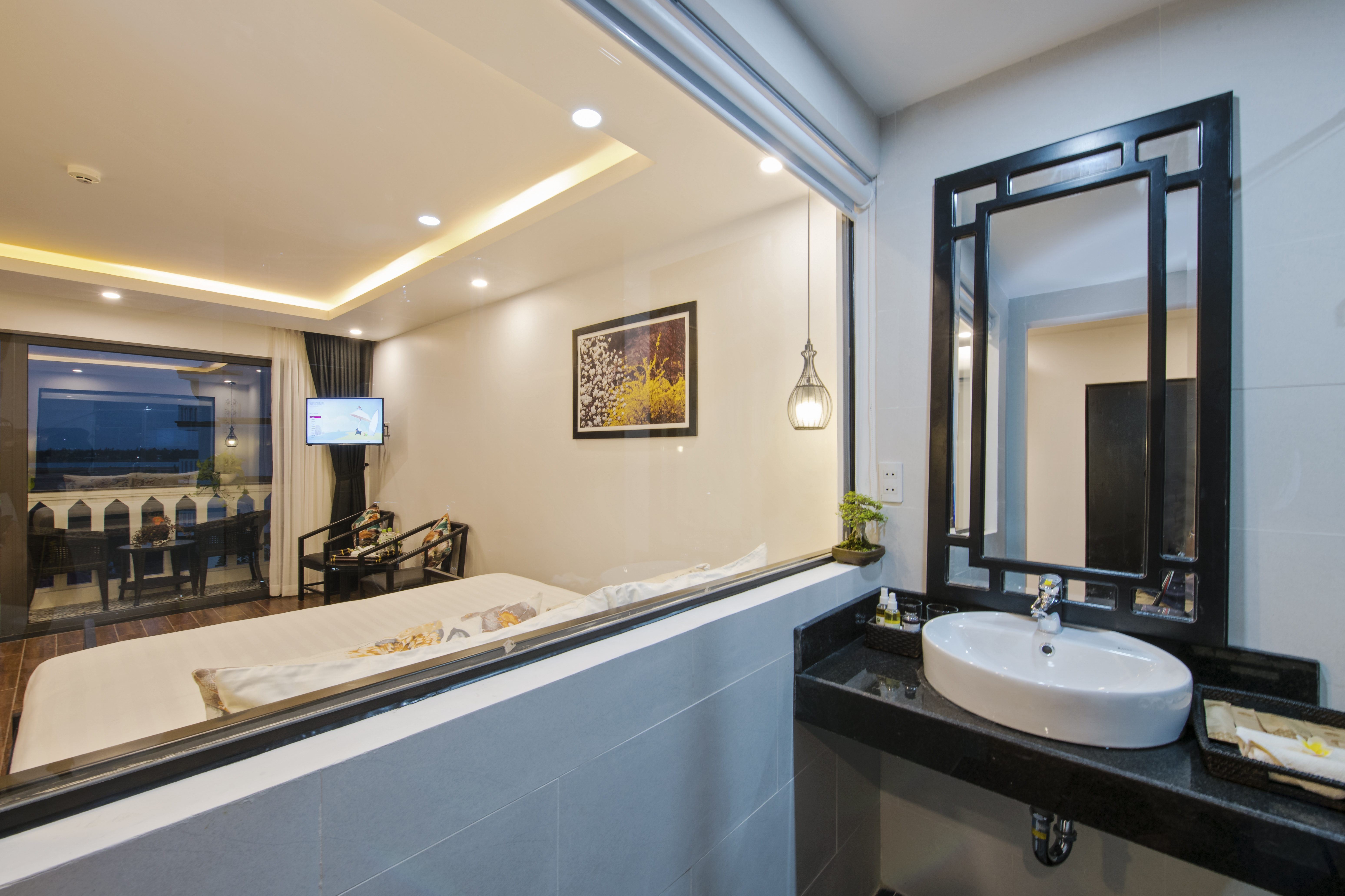 Junior Suite King Size Bed