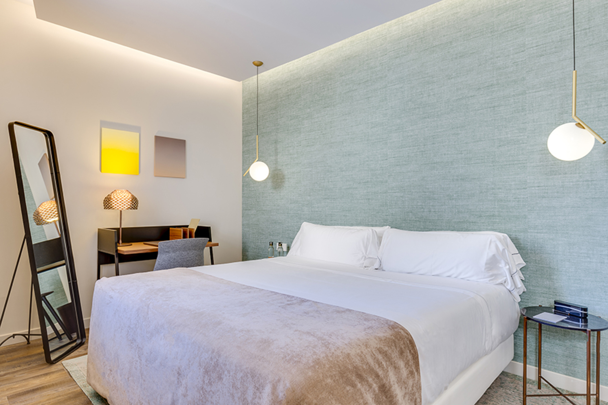 Double or Twin Standard