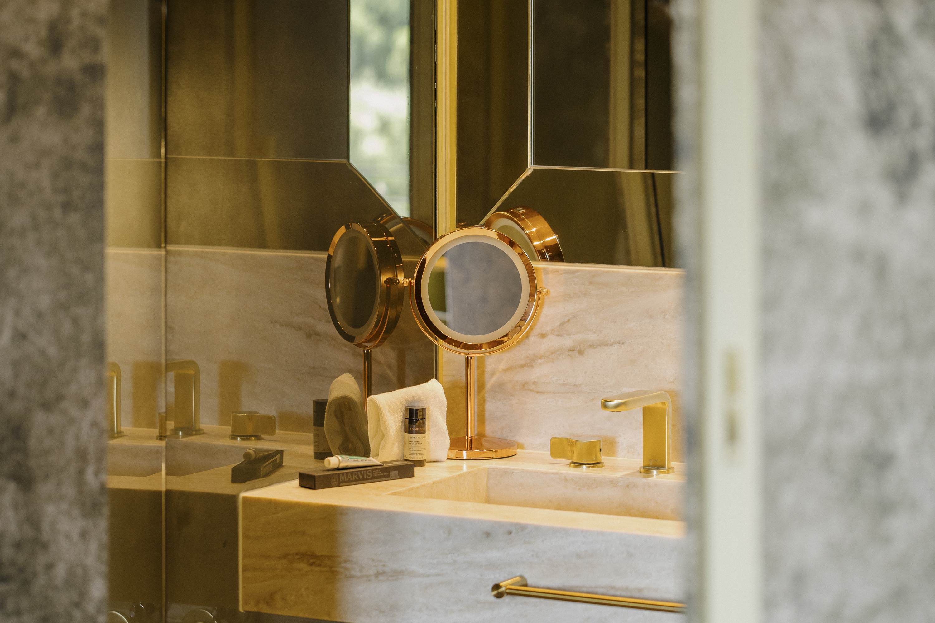 Double or Twin Standard