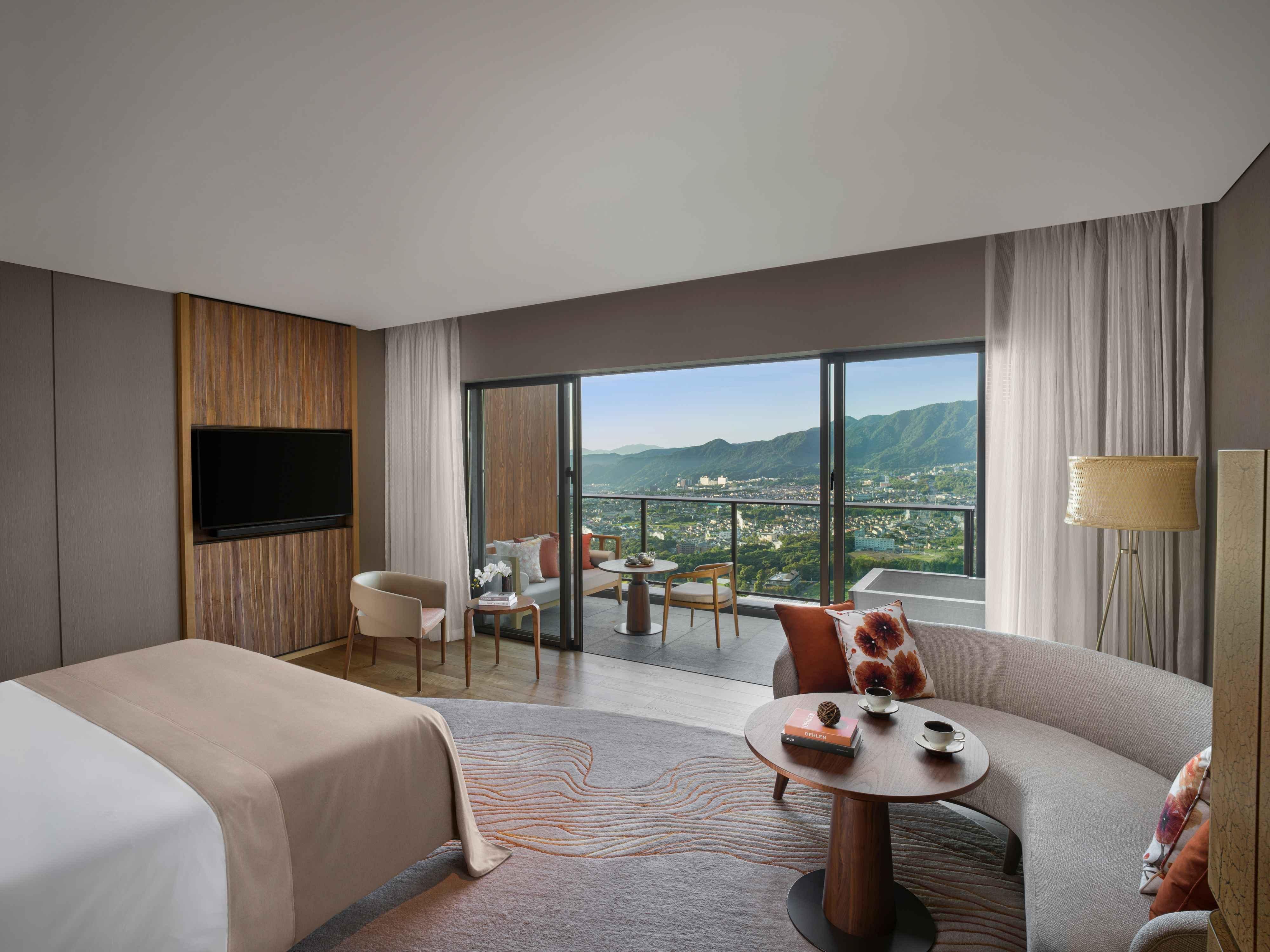 Double Club King Bed