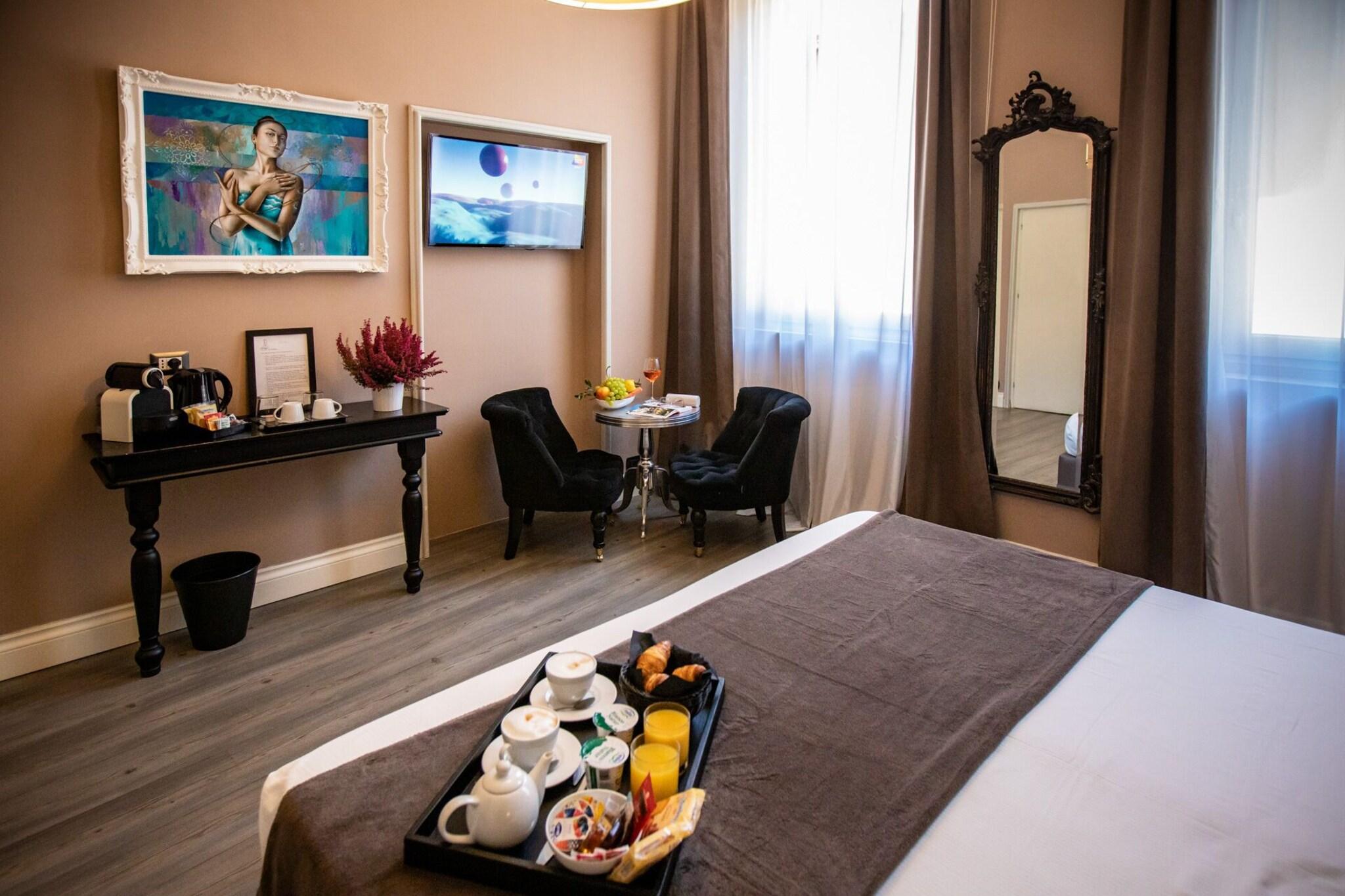 Double Deluxe Queen Bed