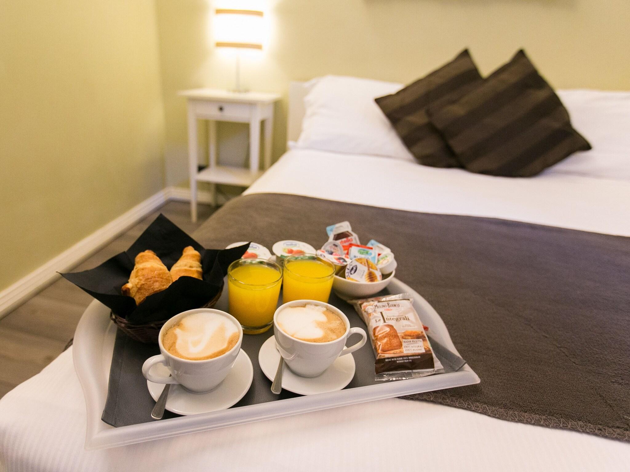 Double Deluxe Queen Bed