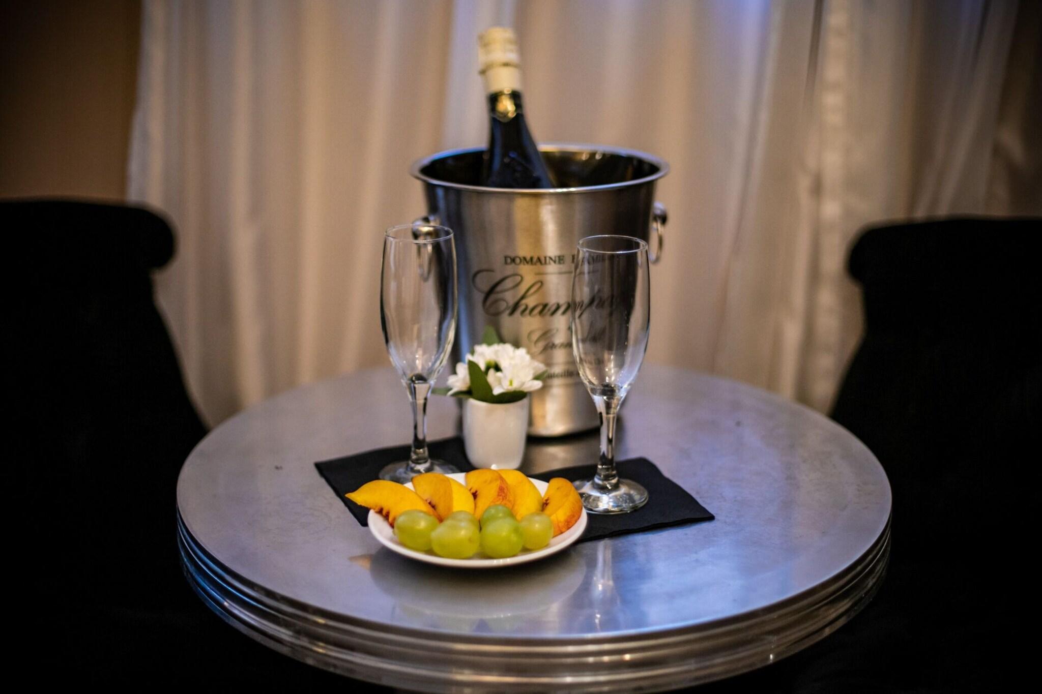 Double Deluxe Queen Bed