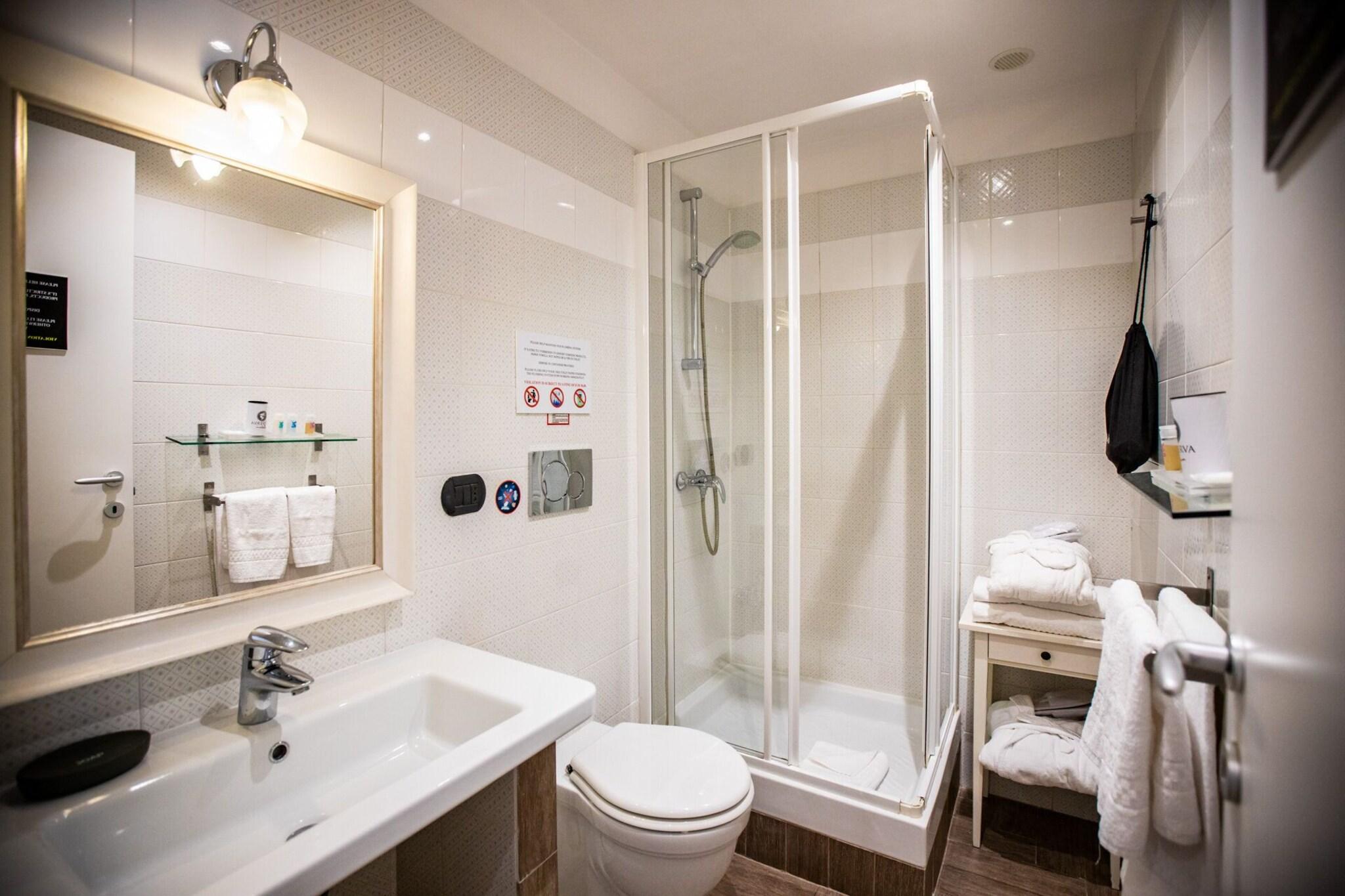 Double Deluxe Queen Bed