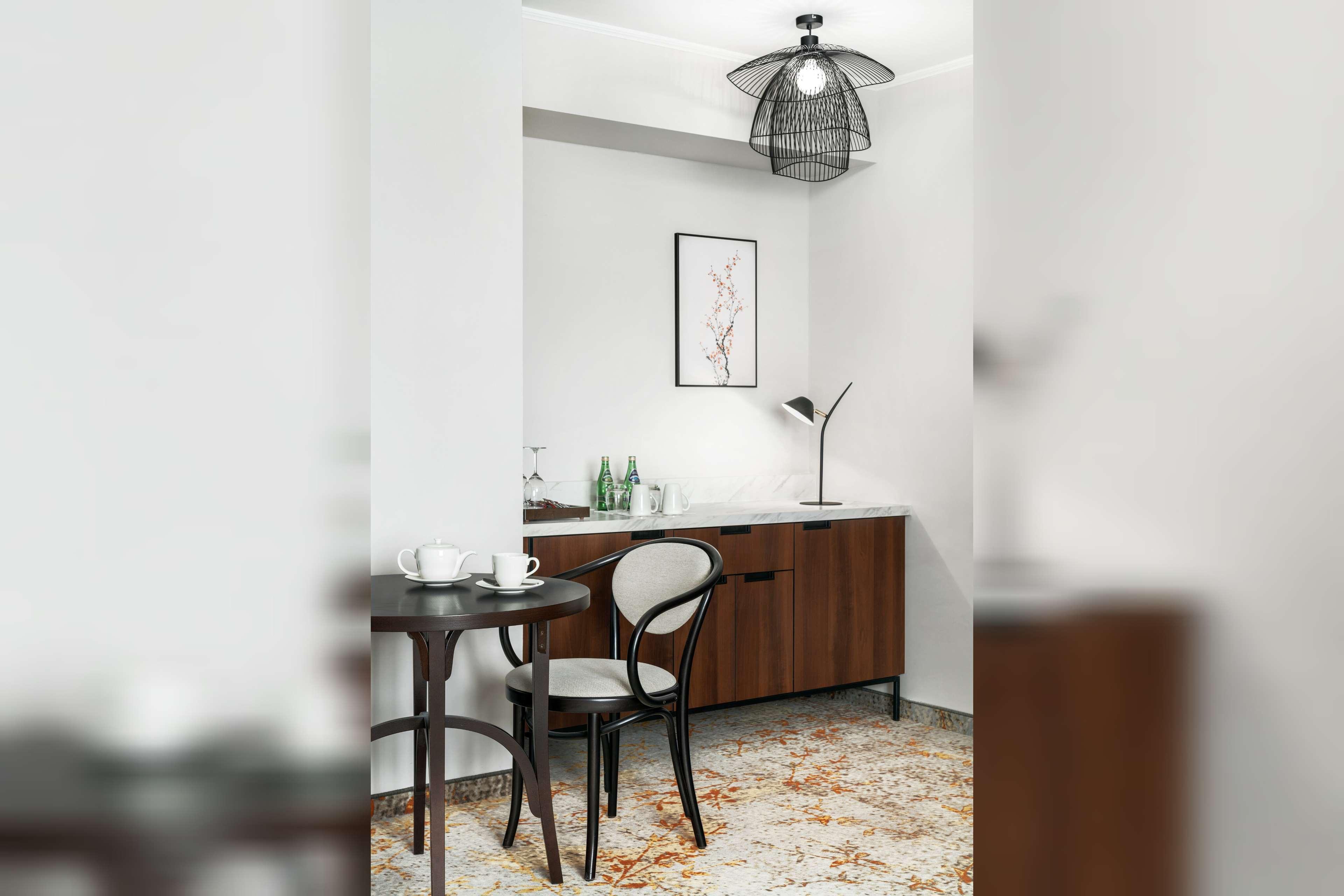 Junior Suite King Size Bed