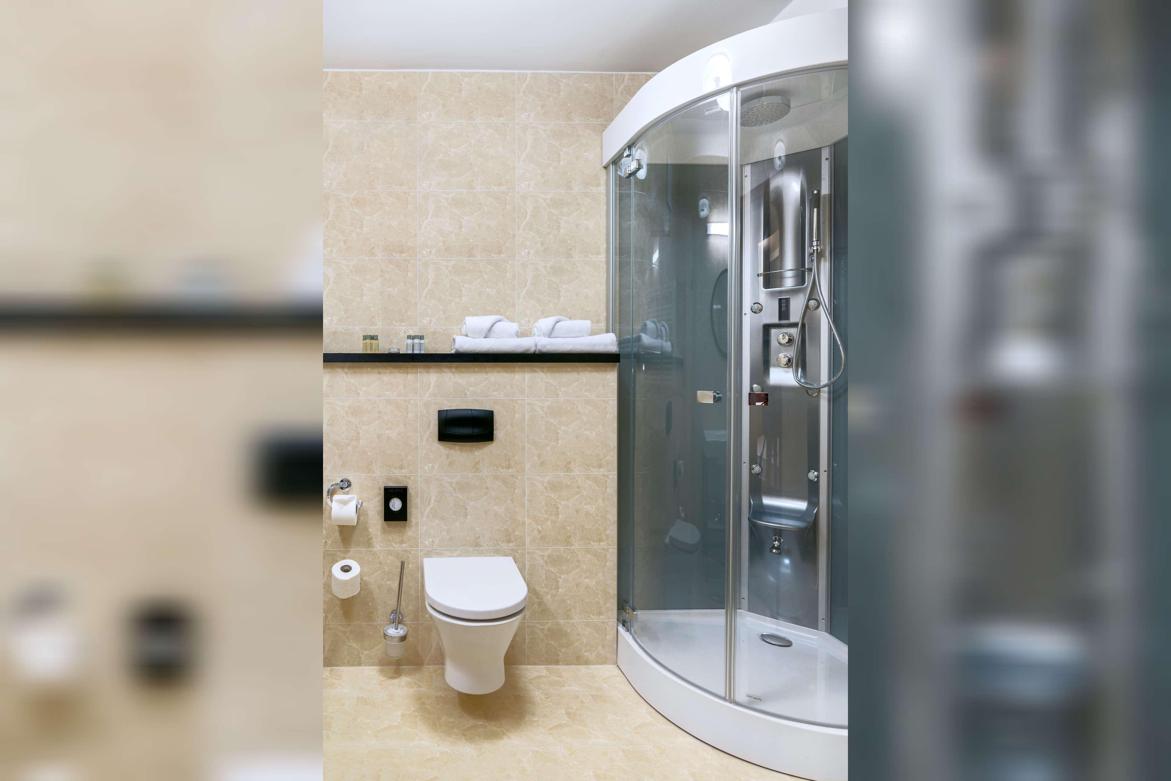 Junior Suite King Size Bed