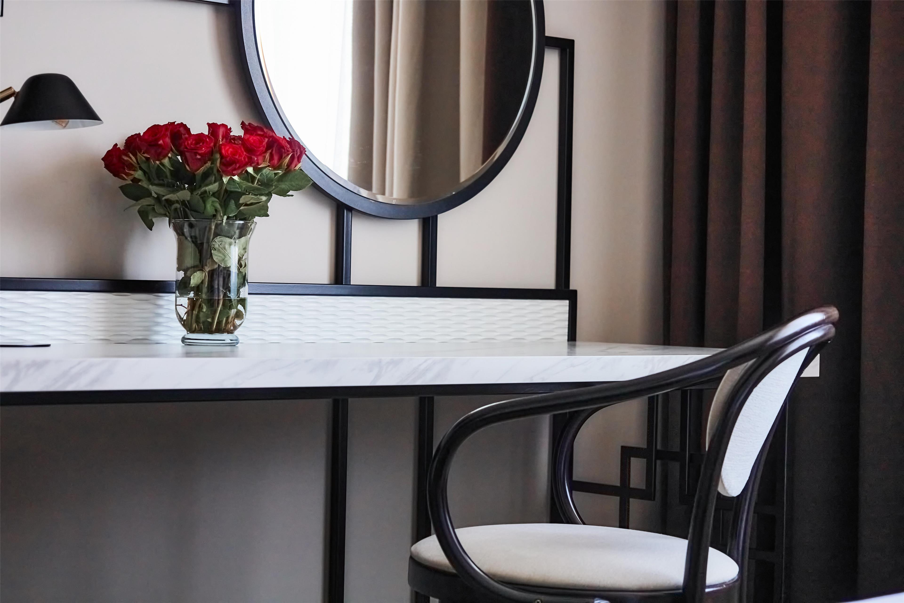 Junior Suite King Size Bed