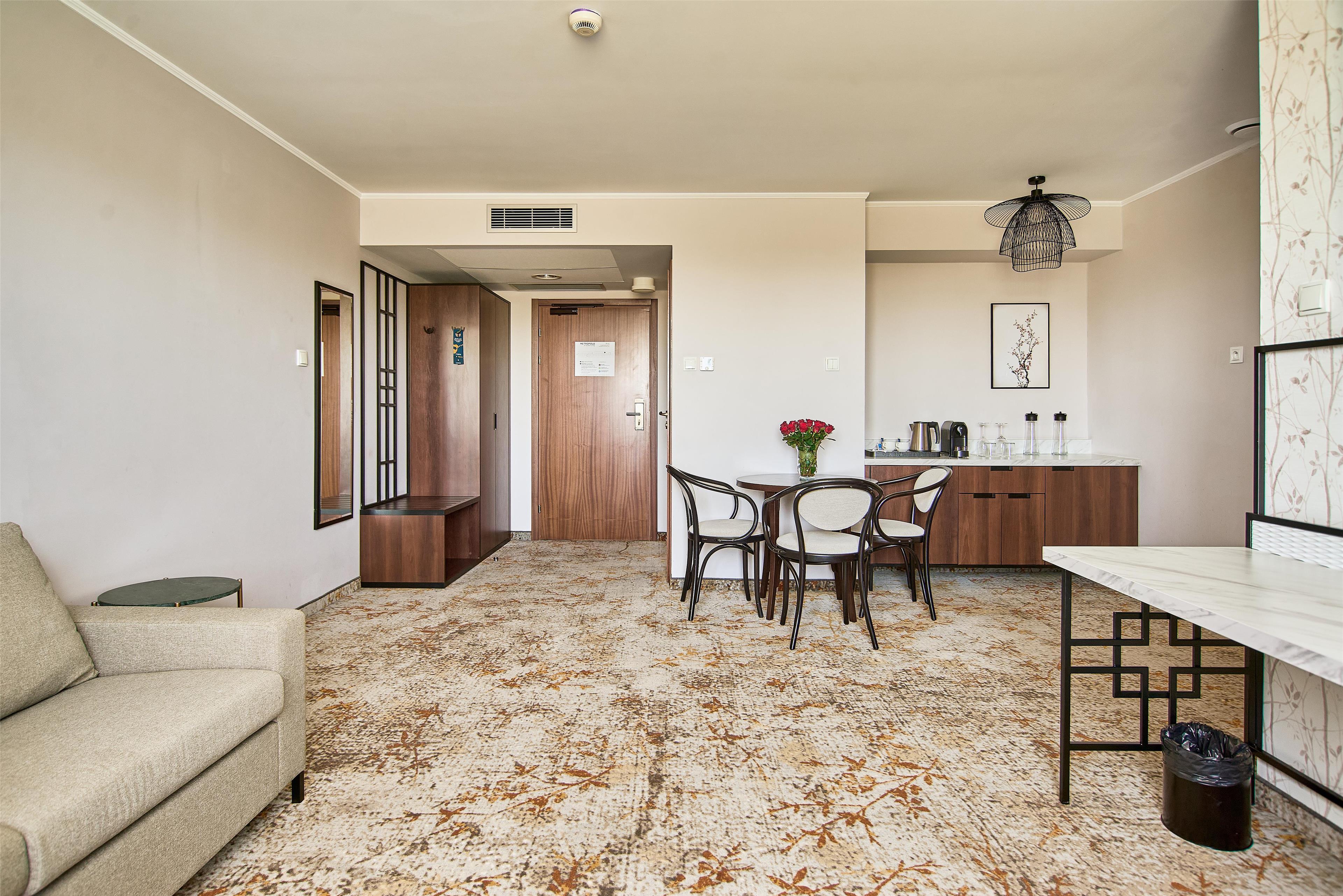 Junior Suite King Size Bed