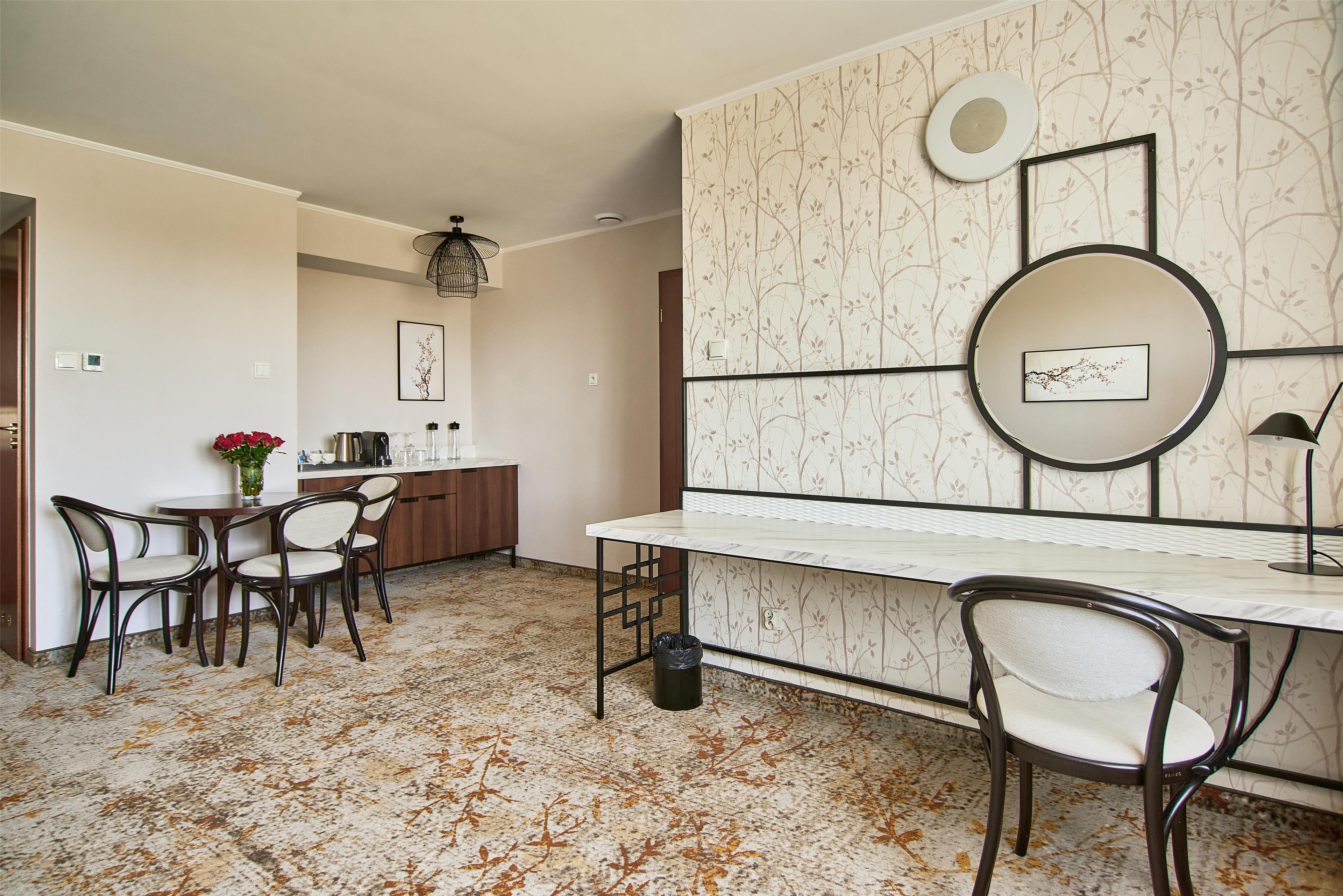 Junior Suite King Size Bed