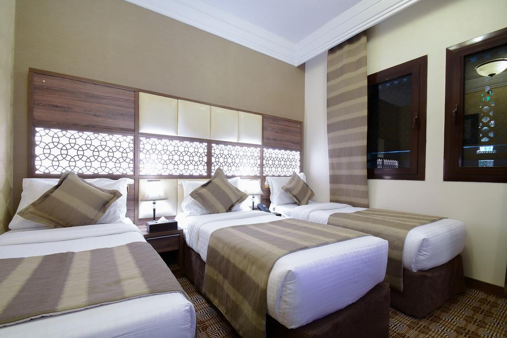 Quadruple with Views