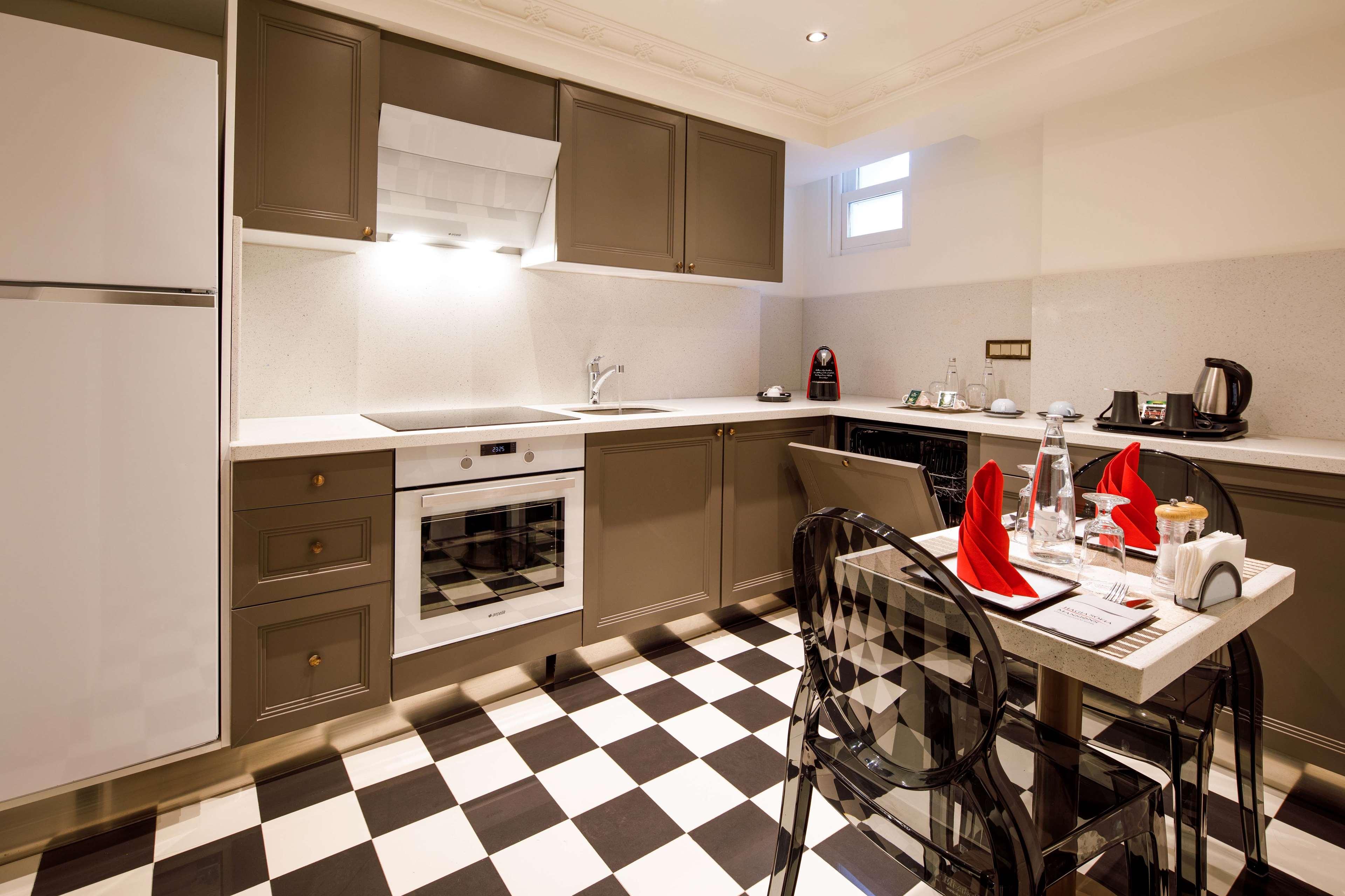 Junior Suite King Size Bed