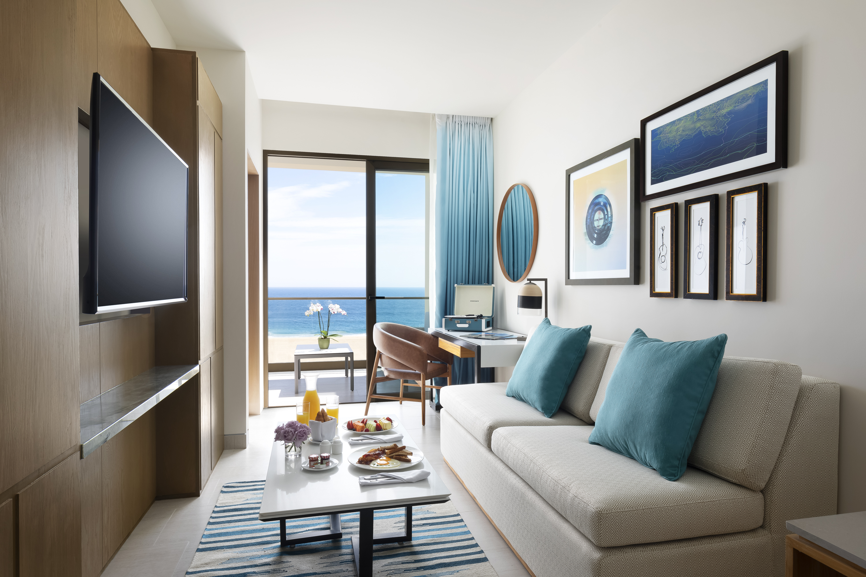 Junior Suite King Size Bed