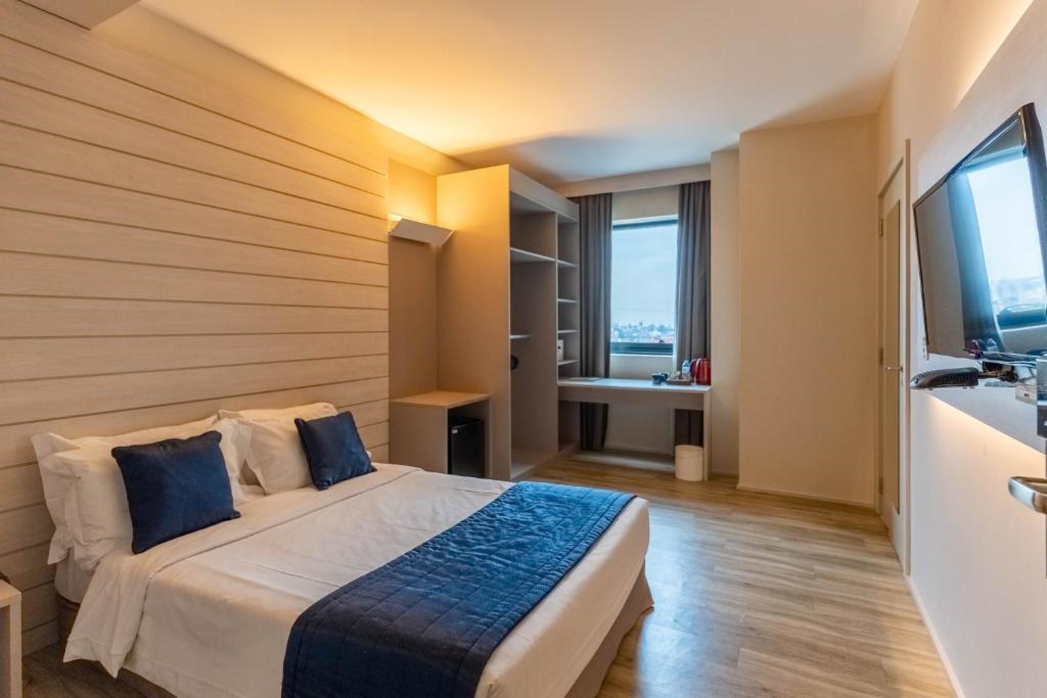 Single Accessible Superior