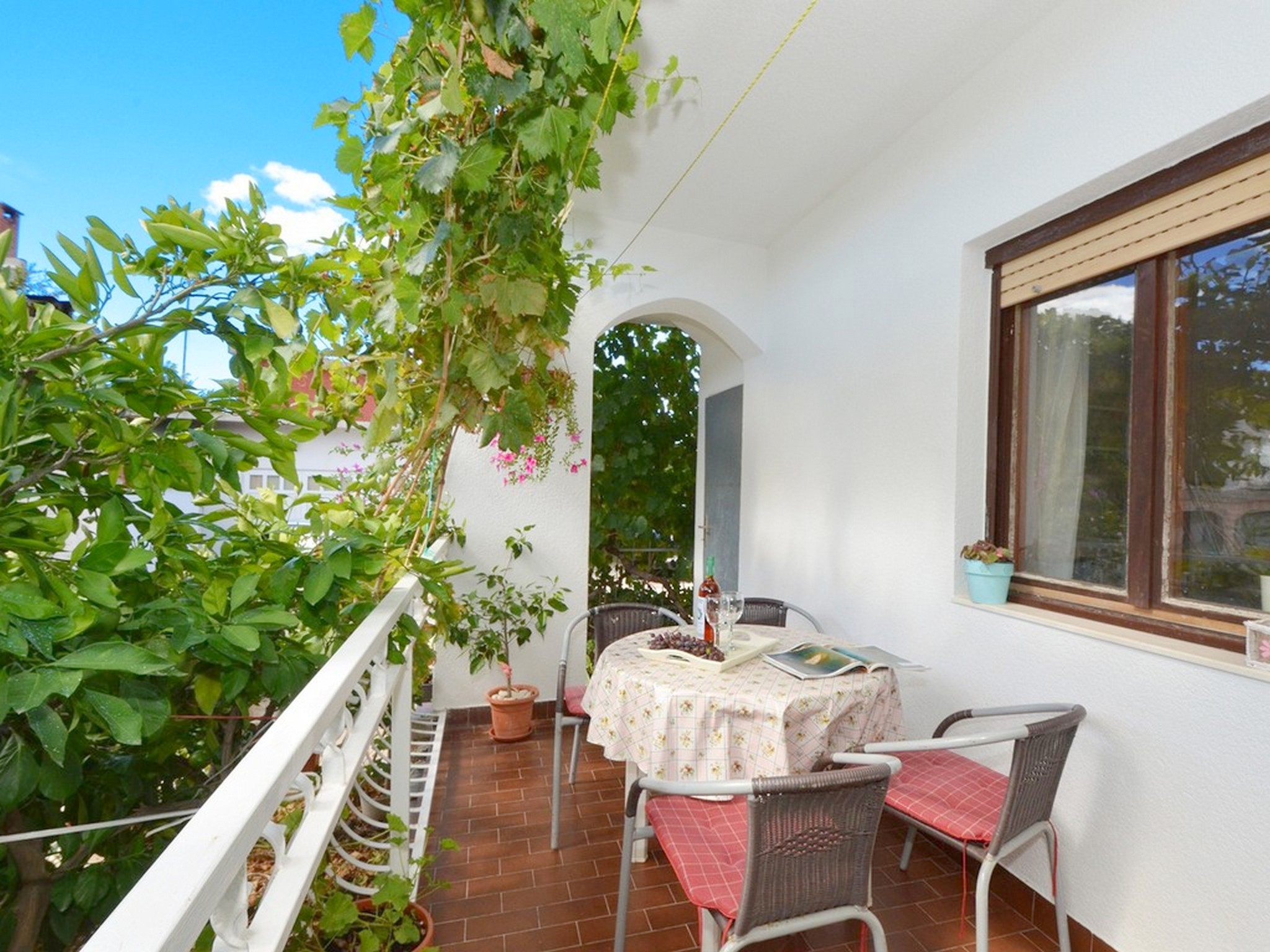 Apartment Capacity 6